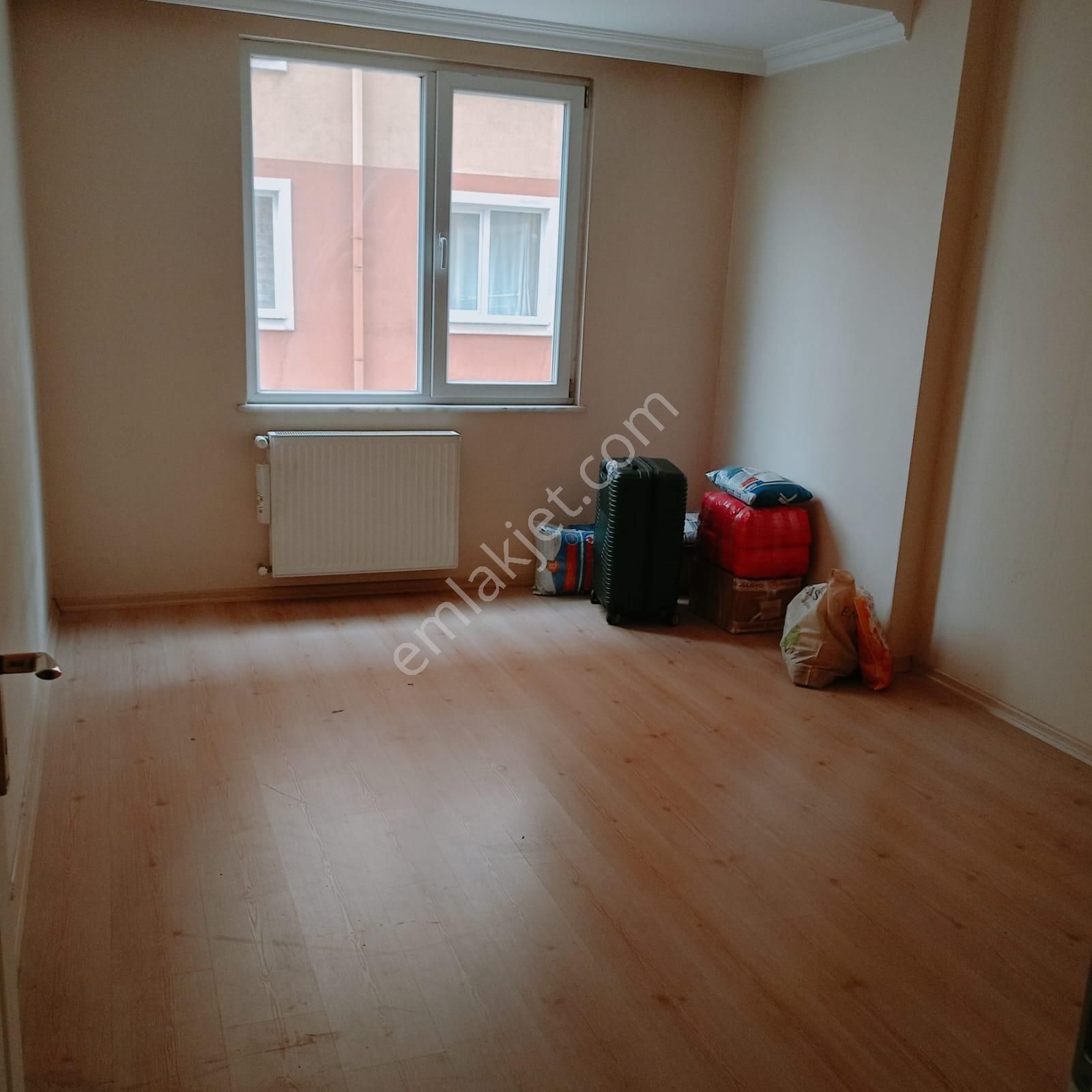 Bahçelievler'de Ferah, Konforlu, Güzel Konumlu 3+1 Satılık Daire