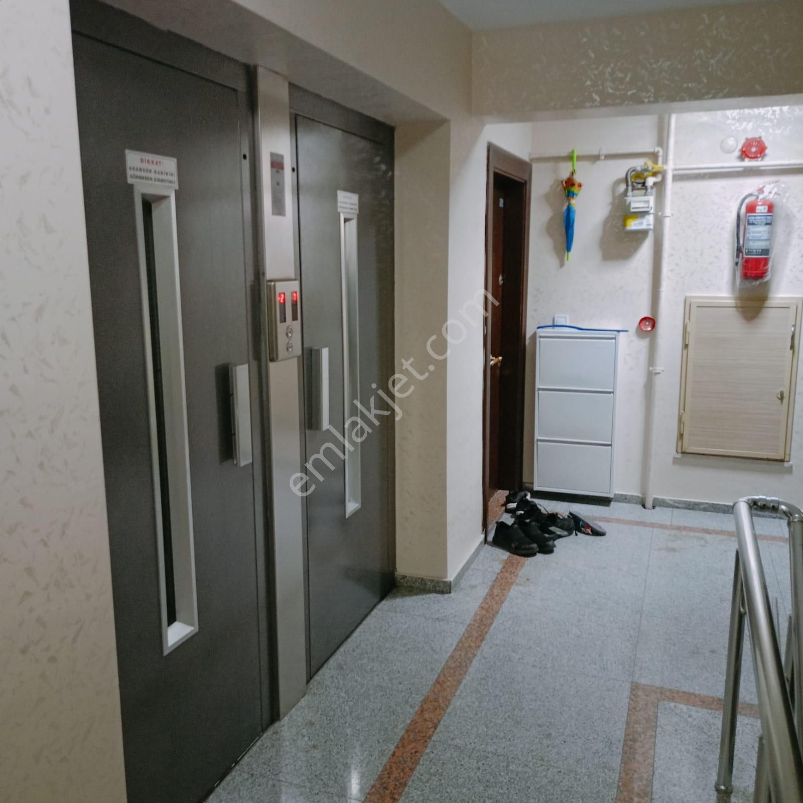 Bahçelievler'de Ferah, Konforlu, Güzel Konumlu 3+1 Satılık Daire - Görsel 18