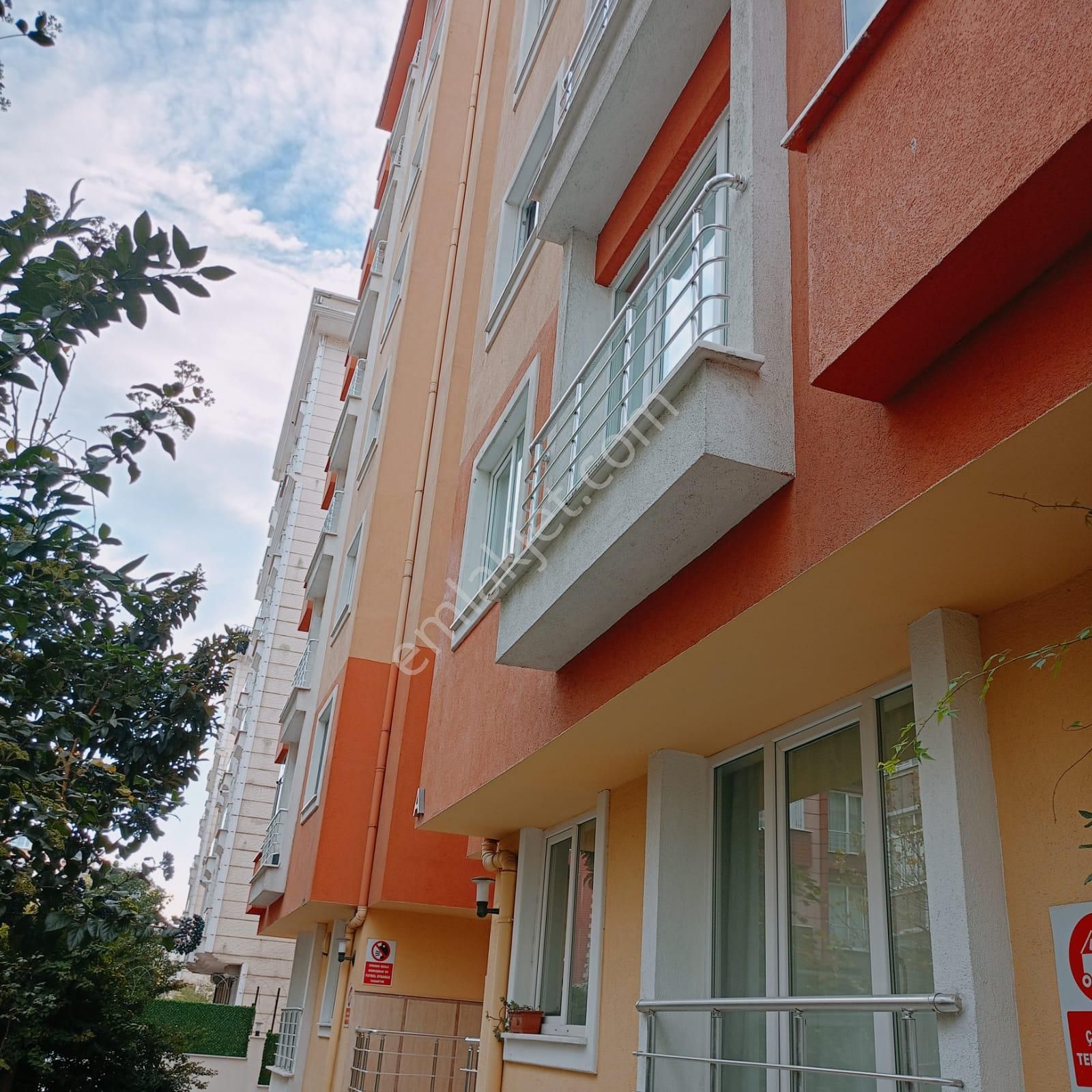 Bahçelievler'de Ferah, Konforlu, Güzel Konumlu 3+1 Satılık Daire - Görsel 2