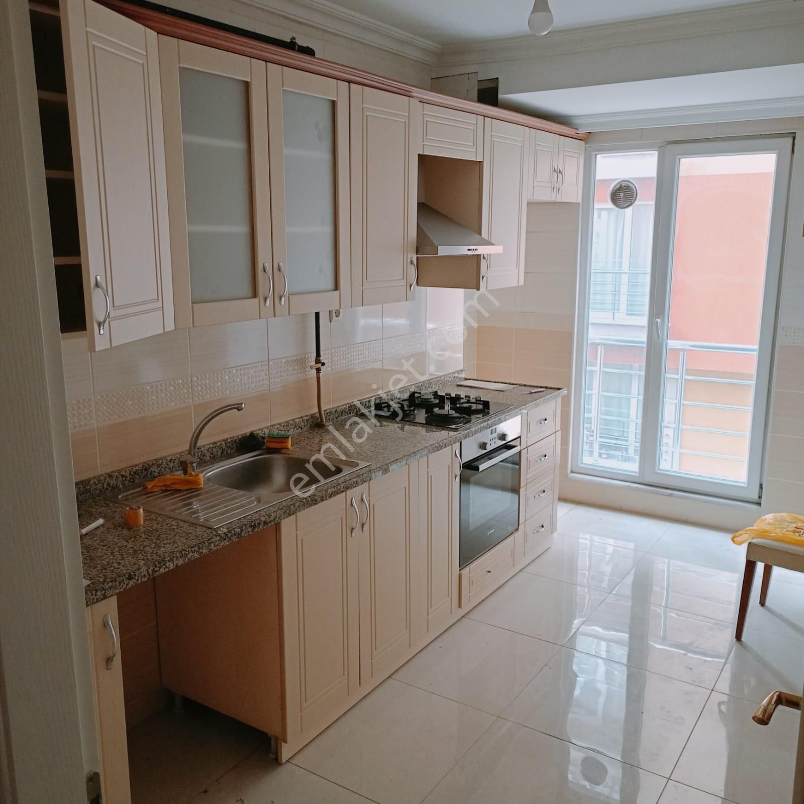 Bahçelievler'de Ferah, Konforlu, Güzel Konumlu 3+1 Satılık Daire - Görsel 12