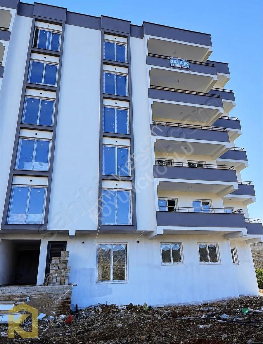 Koyuncuoğlu'ndan Çevreyolu'nda Satılık 4+0