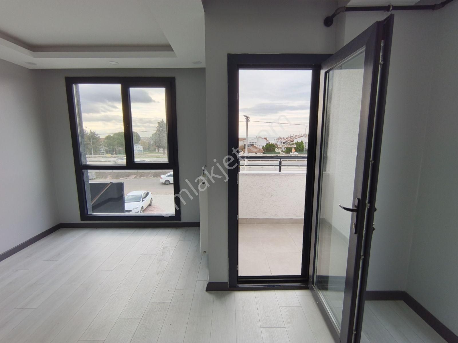 Yeniçiftlikte Denize 100 Metre Mesafede 1+1 Kiralik Daire - Görsel 4