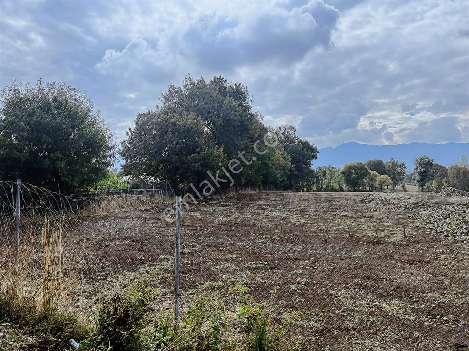 Kartepe Köseköyde Satılık 3.585 M2 Tarla