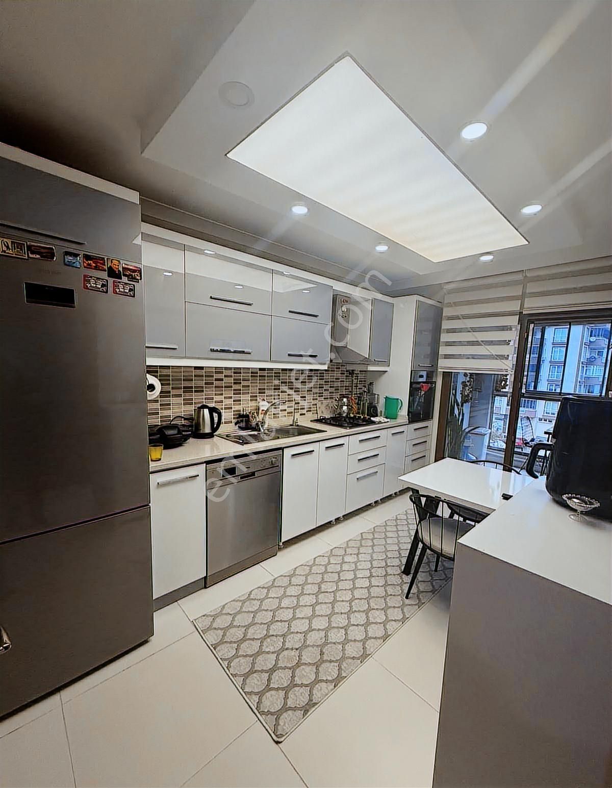 Korkmaz Gayrimenkulden Mükemmel Konumda Kaçırılmayacak Daire