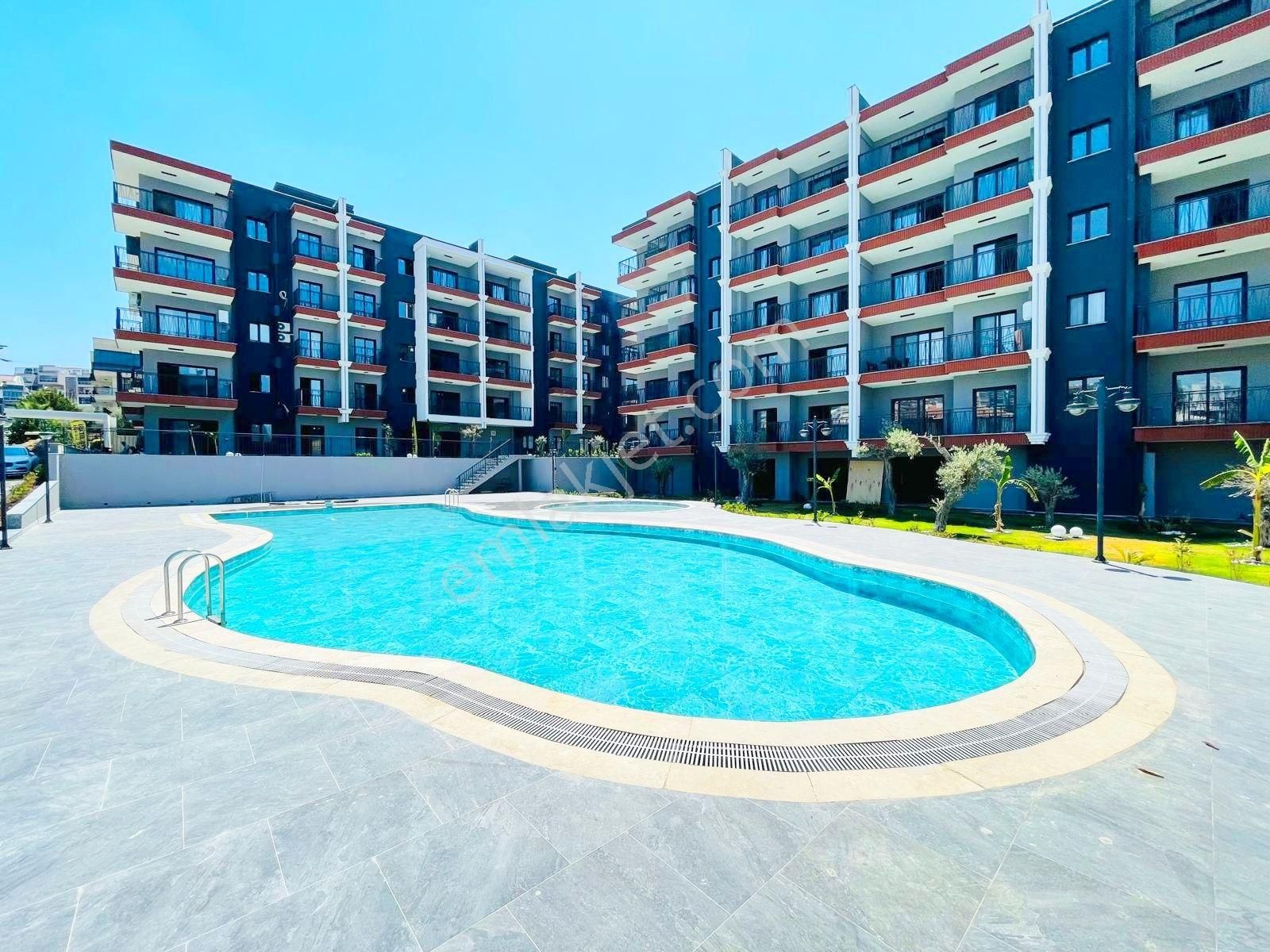 Havuzlu Site Ara Kat