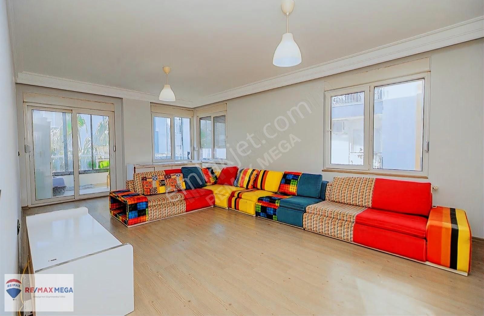 Konyaaltı Pınarbaşı Mh. Ara Kat Doğalgazlı Asansörlü 3+1 Satılık