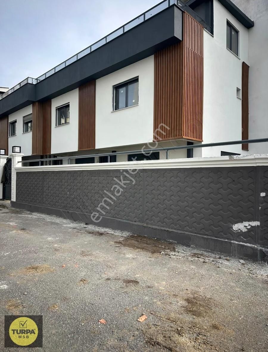 Bornova Atatürk Mahallesinde Sıfır 3+1 Tripleks Köşe Villa - Görsel 31