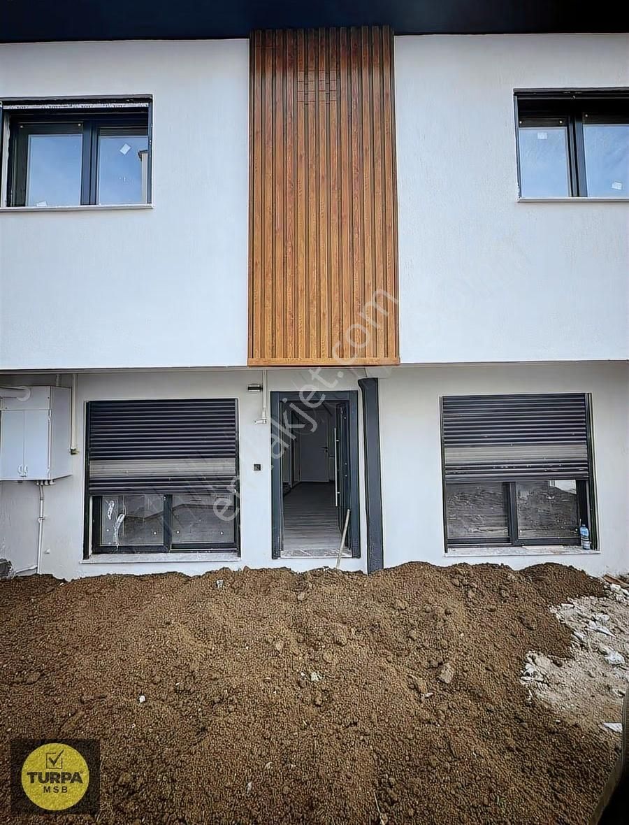 Bornova Atatürk Mahallesinde Sıfır 3+1 Tripleks Köşe Villa - Görsel 17