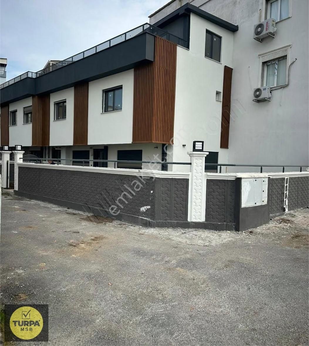 Bornova Atatürk Mahallesinde Sıfır 3+1 Tripleks Köşe Villa - Görsel 4