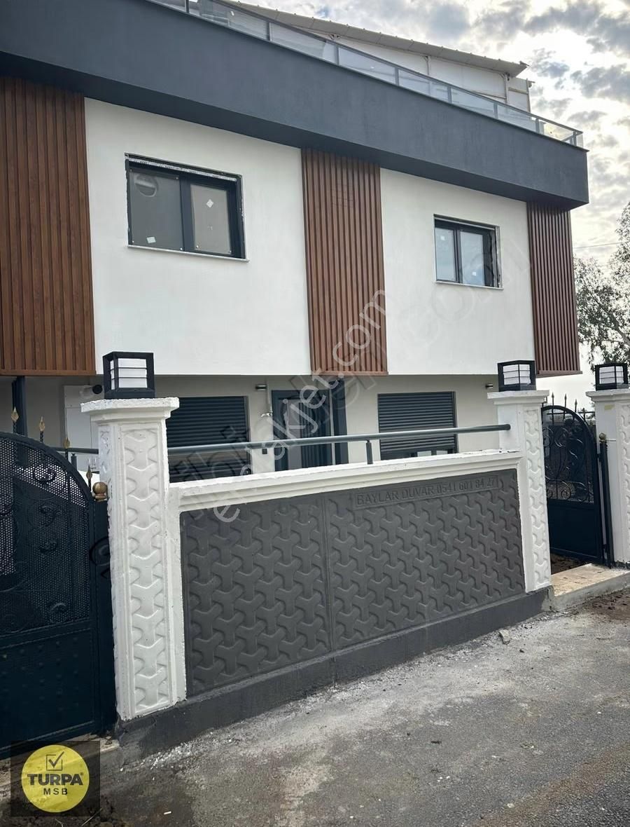 Bornova Atatürk Mahallesinde Sıfır 3+1 Tripleks Köşe Villa - Görsel 20