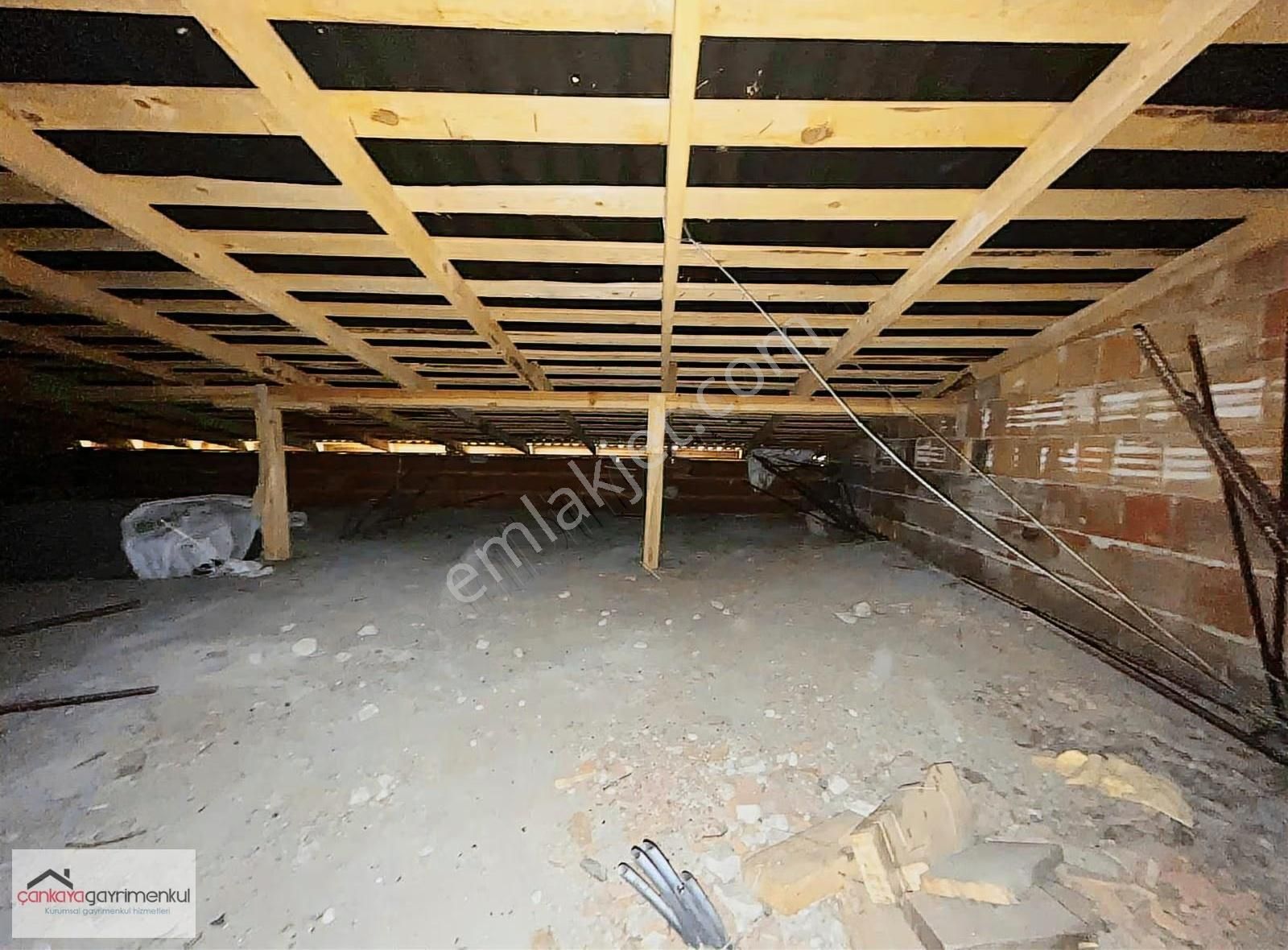 Yayla'da 172m2 Arsanın İçinde Kelepir 2+1 Müstakil Ev Ve Çatı!! - Görsel 12