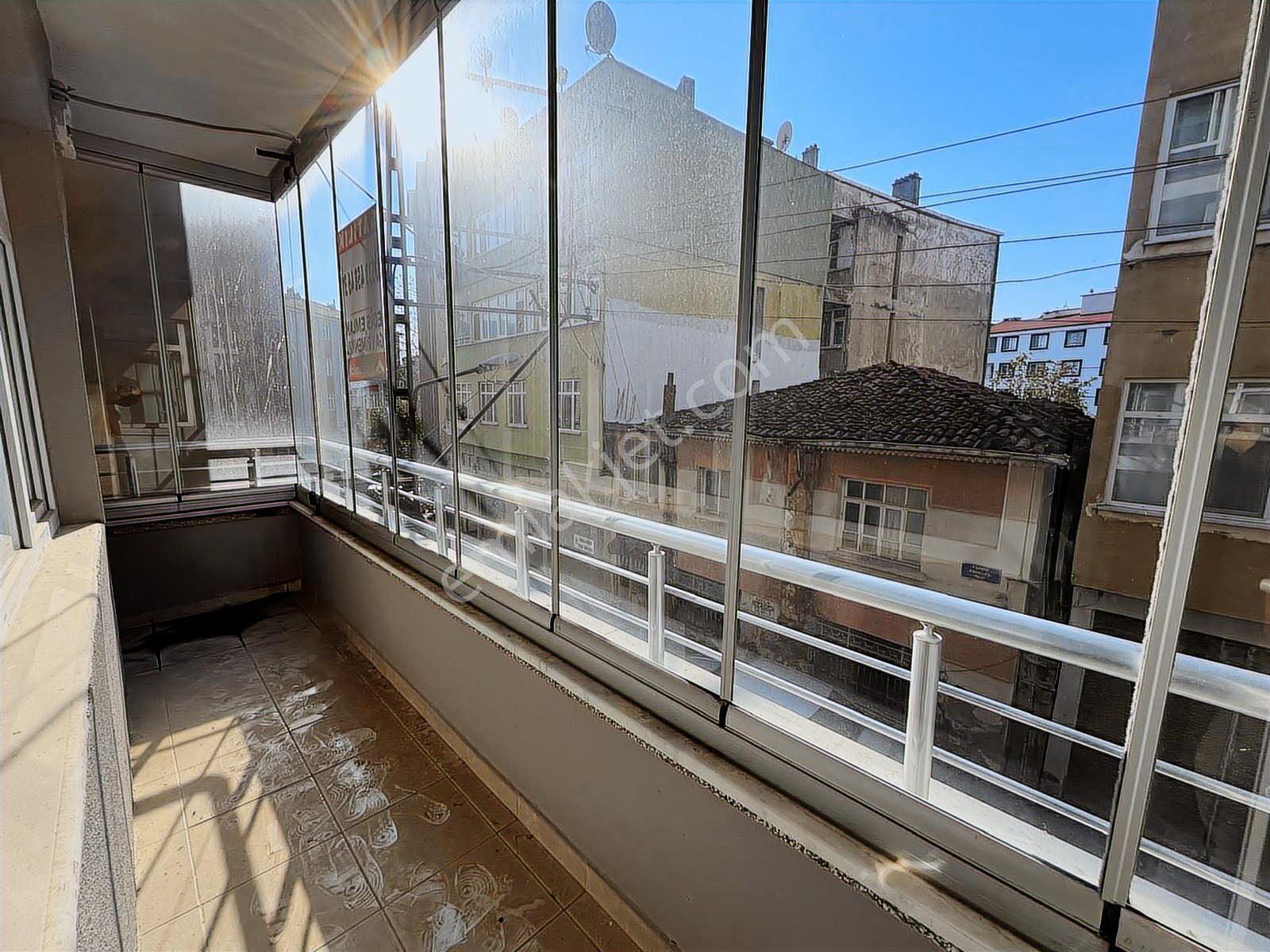 Bafra Büyükcami Mahallesi'nde Satılık Eşyalar Dahil 120 M2 Daire - Görsel 10