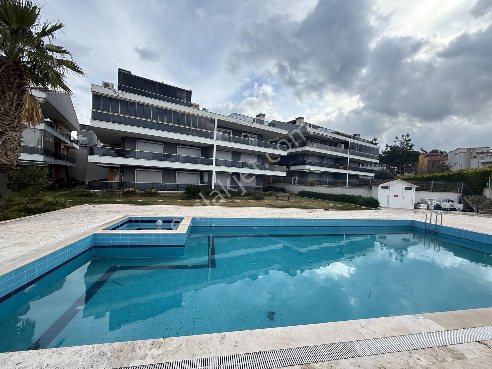 Bahçe Dublexi Deniz & Havuz Manzaralı