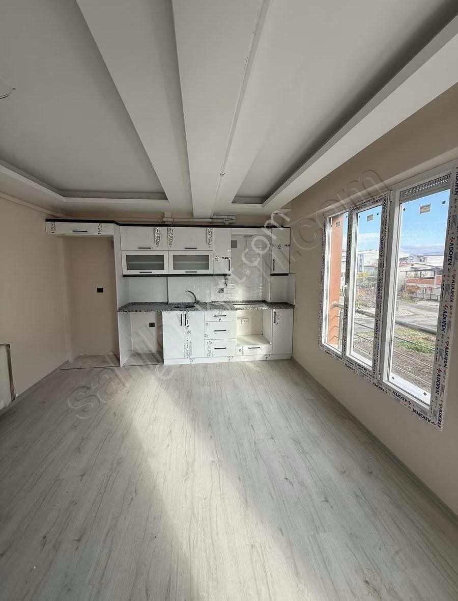 Yorulmaz Gayrimenkulde 1+1 Efendide - Görsel 2