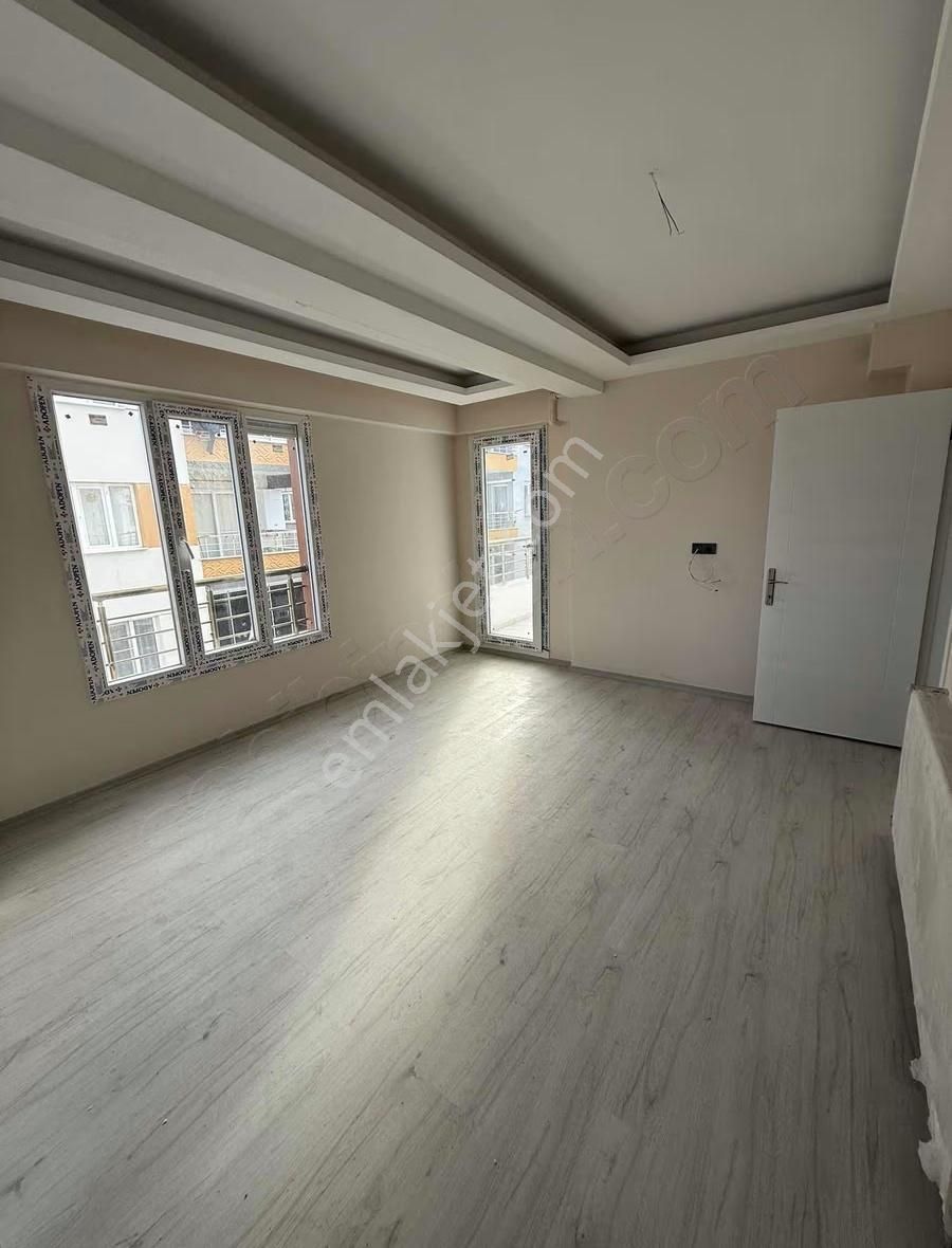 Yorulmaz Gayrimenkulde 1+1 Efendide - Görsel 3