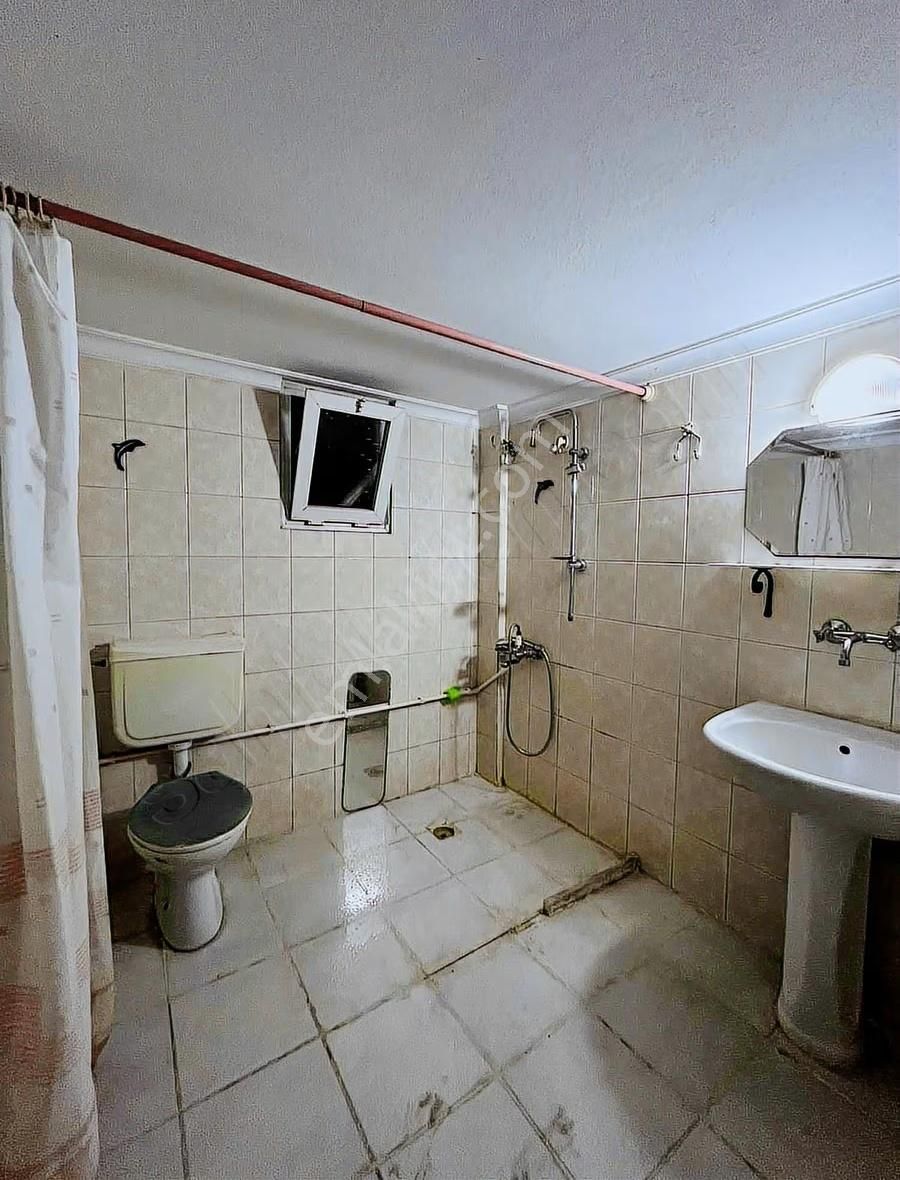 Yeşilyurt Salı Pazarı Civarı Müstakil 2+1 - Görsel 13