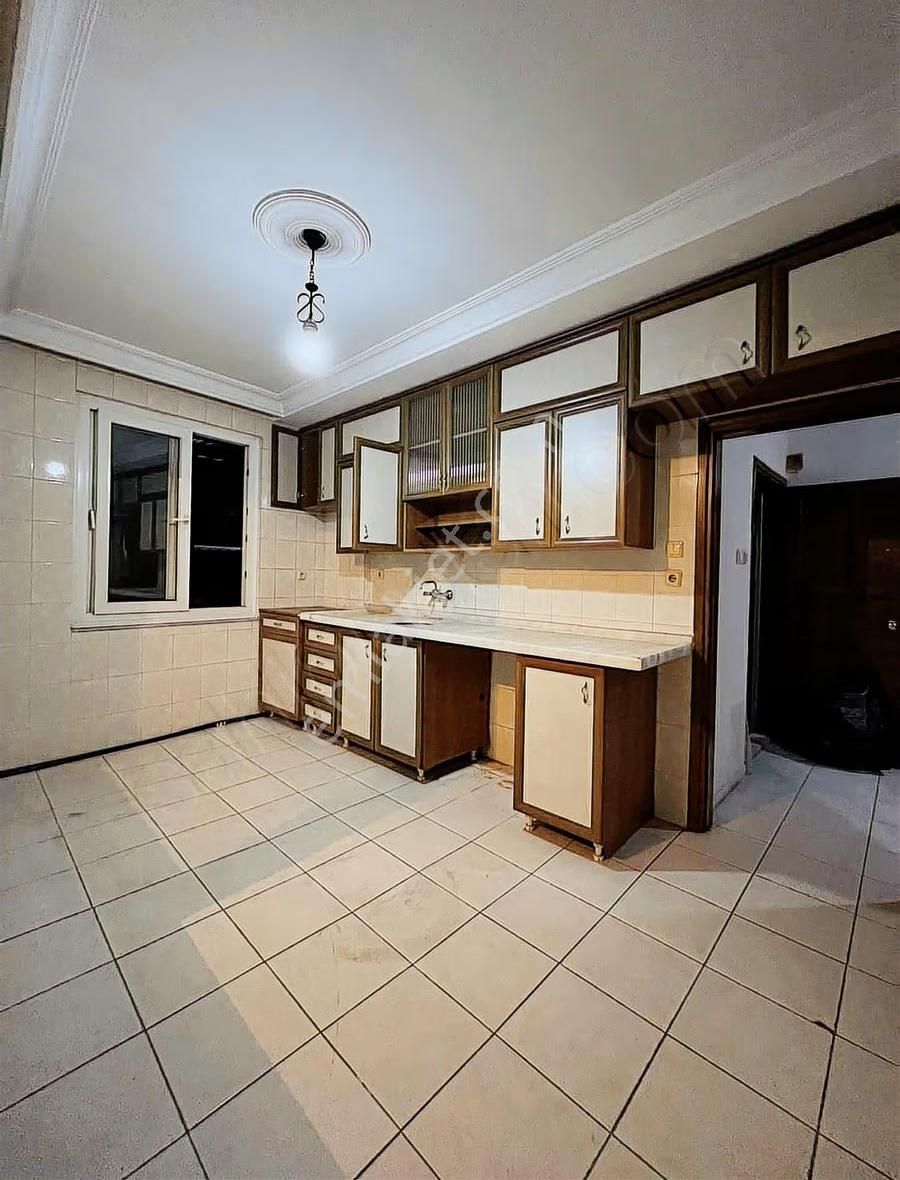 Yeşilyurt Salı Pazarı Civarı Müstakil 2+1 - Görsel 9