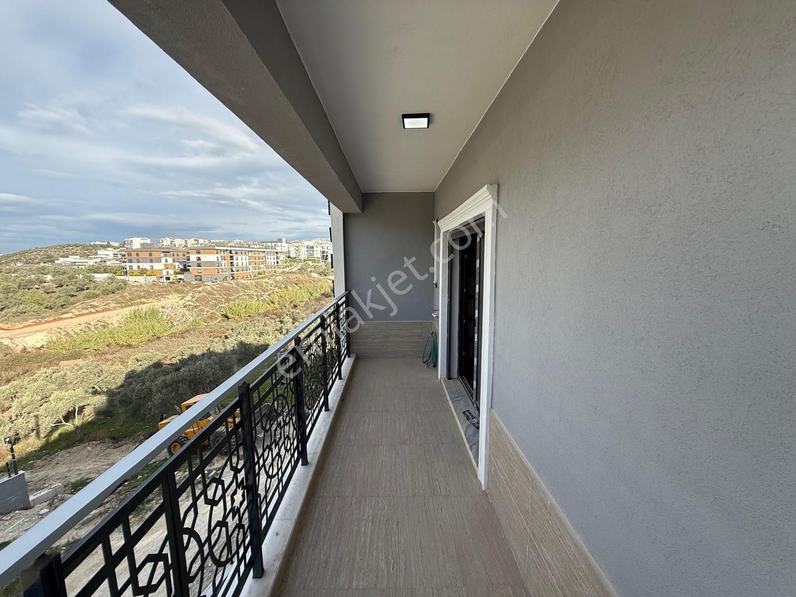 Sıfır Ara Kat Daire Havuzlu Site - Görsel 9