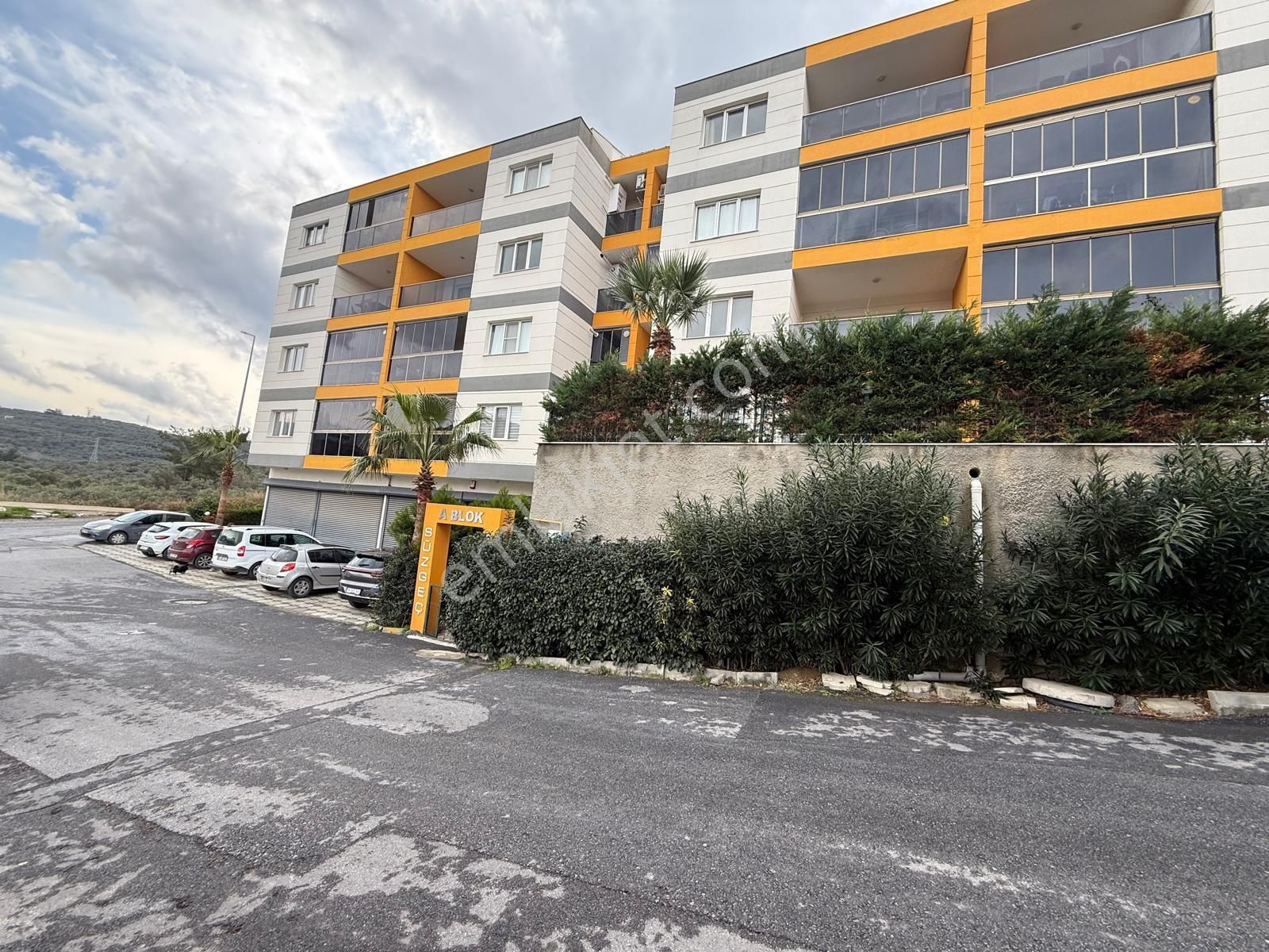 Kuşadası Havuzlu Site Eşyalı Arakat Satılık 3+1 Lux Daire - Görsel 5