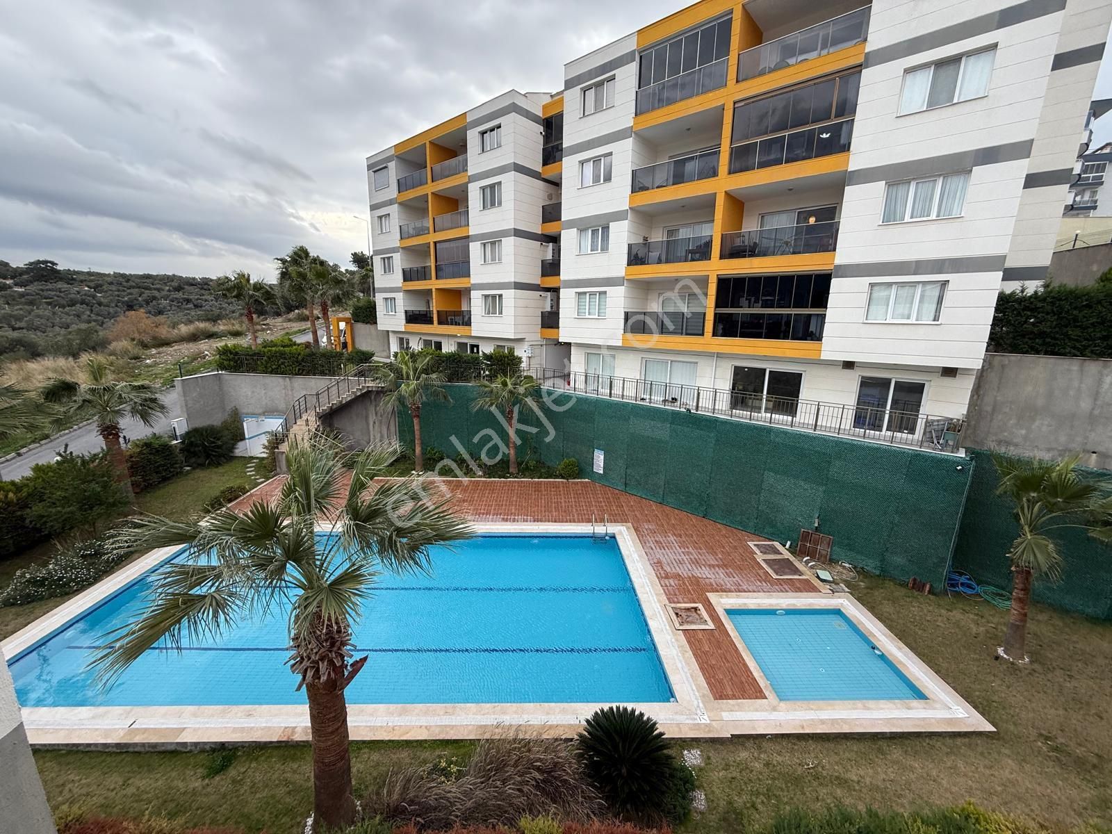 Kuşadası Havuzlu Site Eşyalı Arakat Satılık 3+1 Lux Daire - Görsel 8