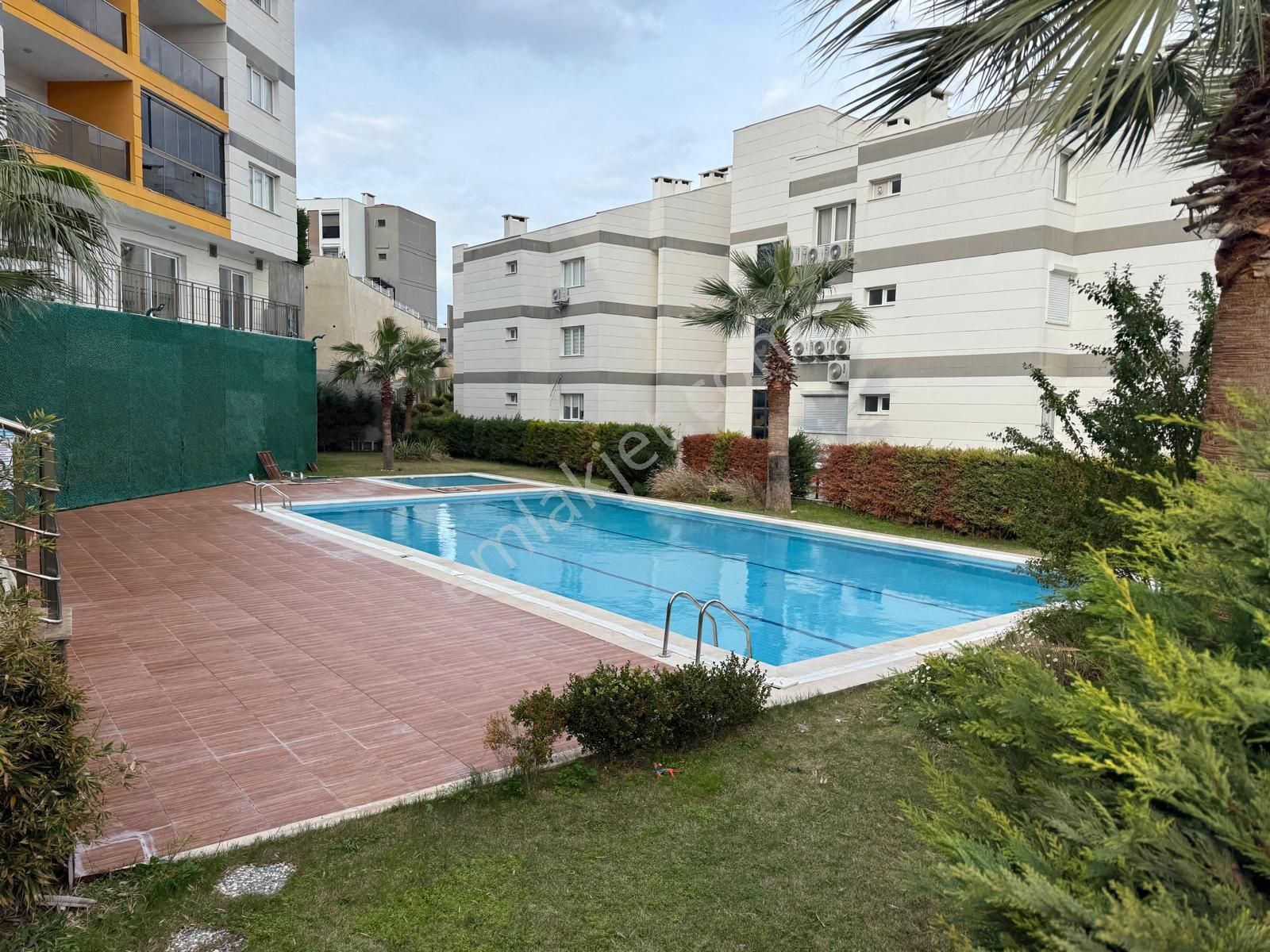 Kuşadası Havuzlu Site Eşyalı Arakat Satılık 3+1 Lux Daire - Görsel 26
