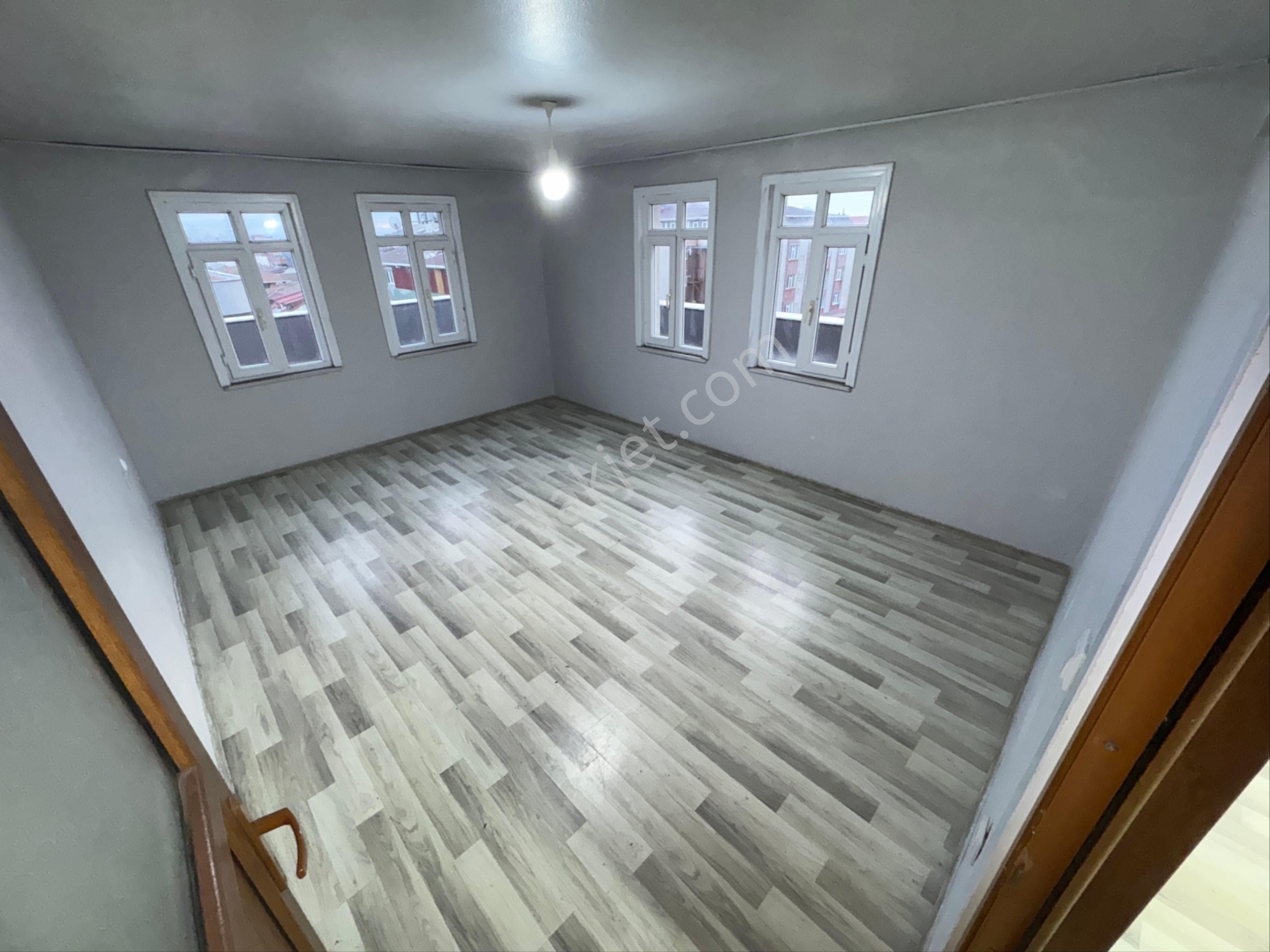 Zafer Yapıdan İş Merkezinde Kiralık Çatıkatı 130m2 5.kat 7/24 Çalışma Sanayi Elktrikli Ofis Vs Uygun