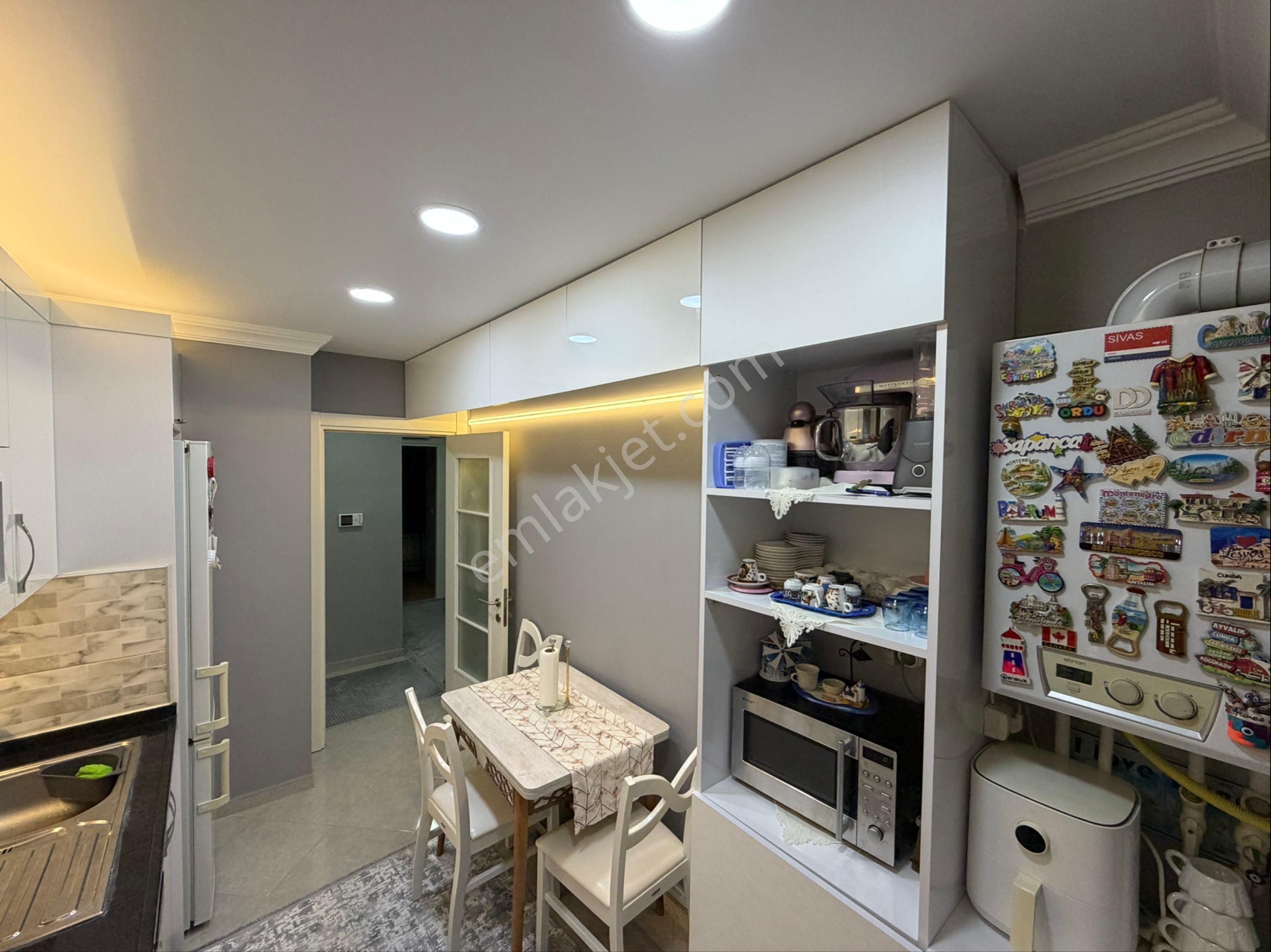 Finans Merkezine Komşu İki Bloklu Siteside 2+1 Satılık - Görsel 11