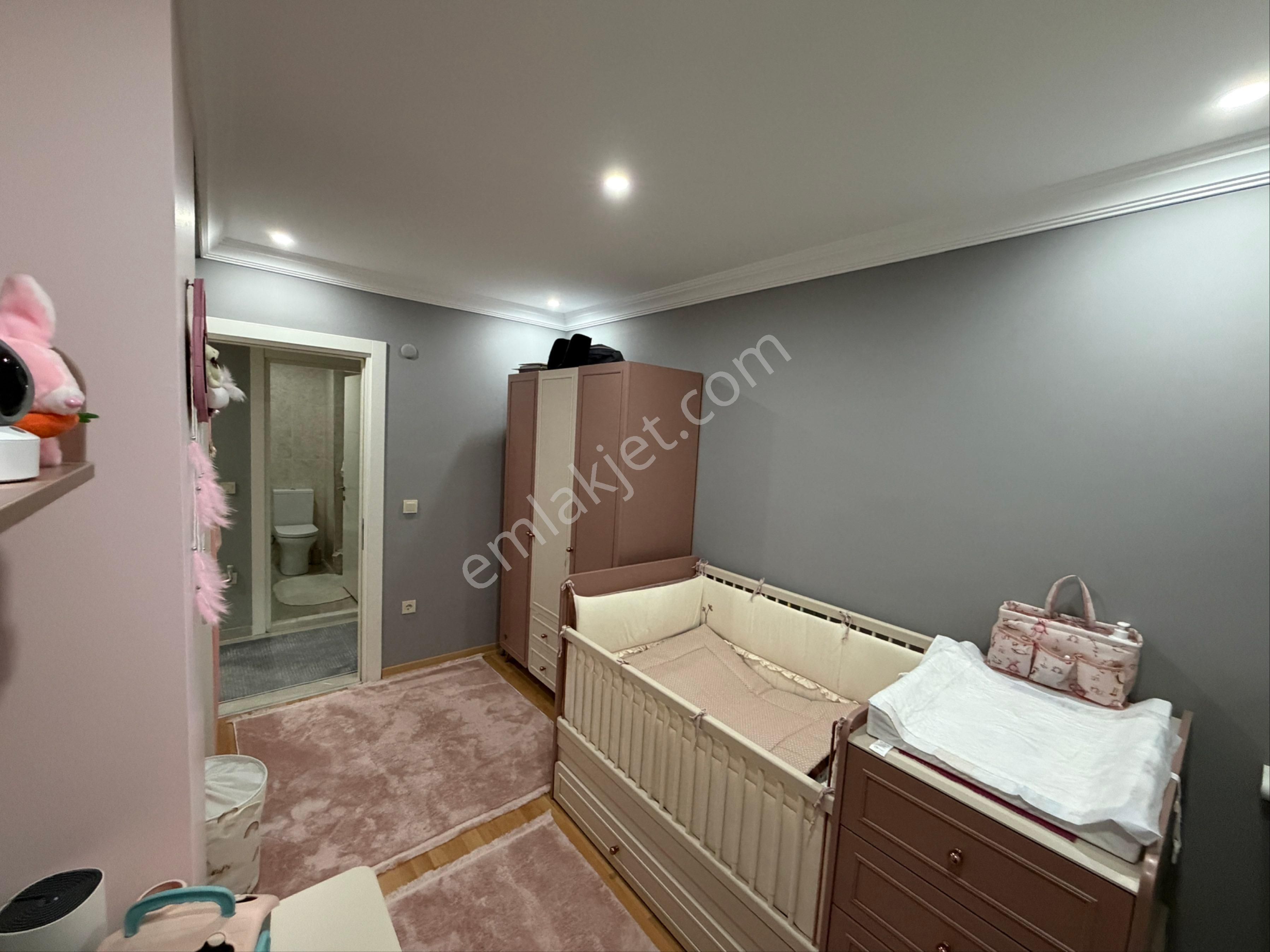 Finans Merkezine Komşu İki Bloklu Siteside 2+1 Satılık - Görsel 13