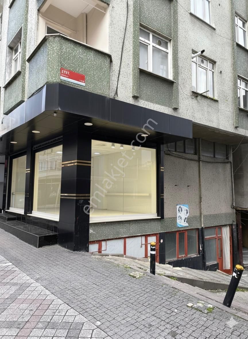 Fatih Mahallesi Pazar Caddesi Yürüyüş Yolunda Köşe Dükkan - Görsel 9