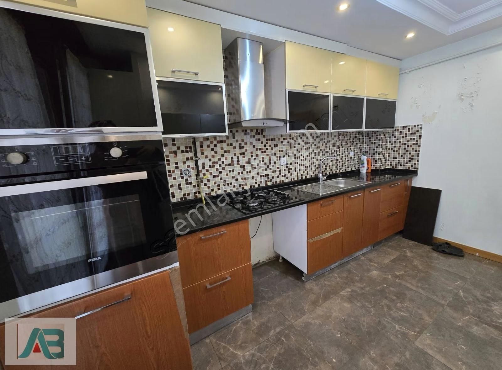 Üsküdar Kısıklı Çamlıcada Metroya Yakın 2+1 Daire - Görsel 3