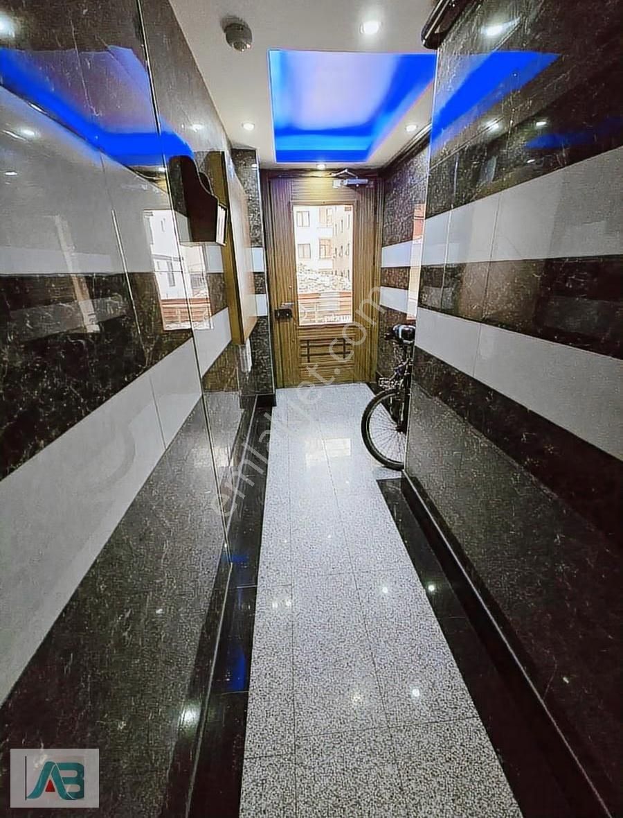 Üsküdar Kısıklı Çamlıcada Metroya Yakın 2+1 Daire - Görsel 24