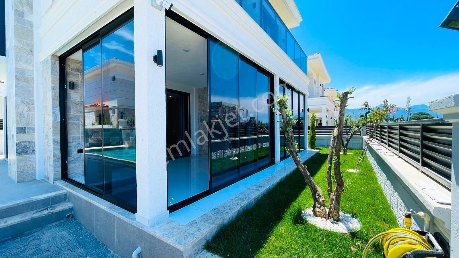 Kuşadası Davutlarda 3+1 Satılık Özel Havuzlu Villa! - Görsel 18