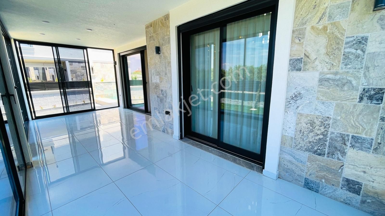 Kuşadası Davutlarda 3+1 Satılık Özel Havuzlu Villa! - Görsel 33