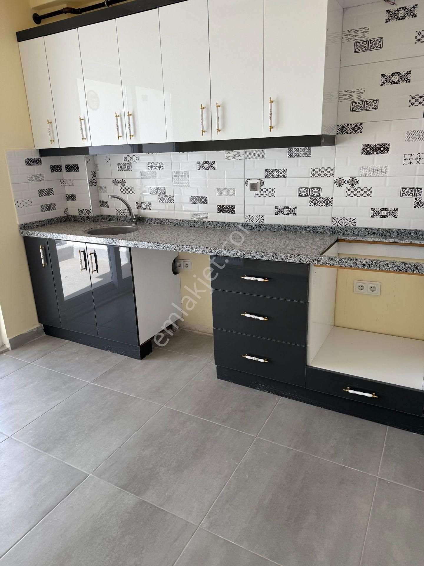 Sahibinden Atatürk Caddesi Üstü Doğalgazlı Sıfır Daire - Görsel 16