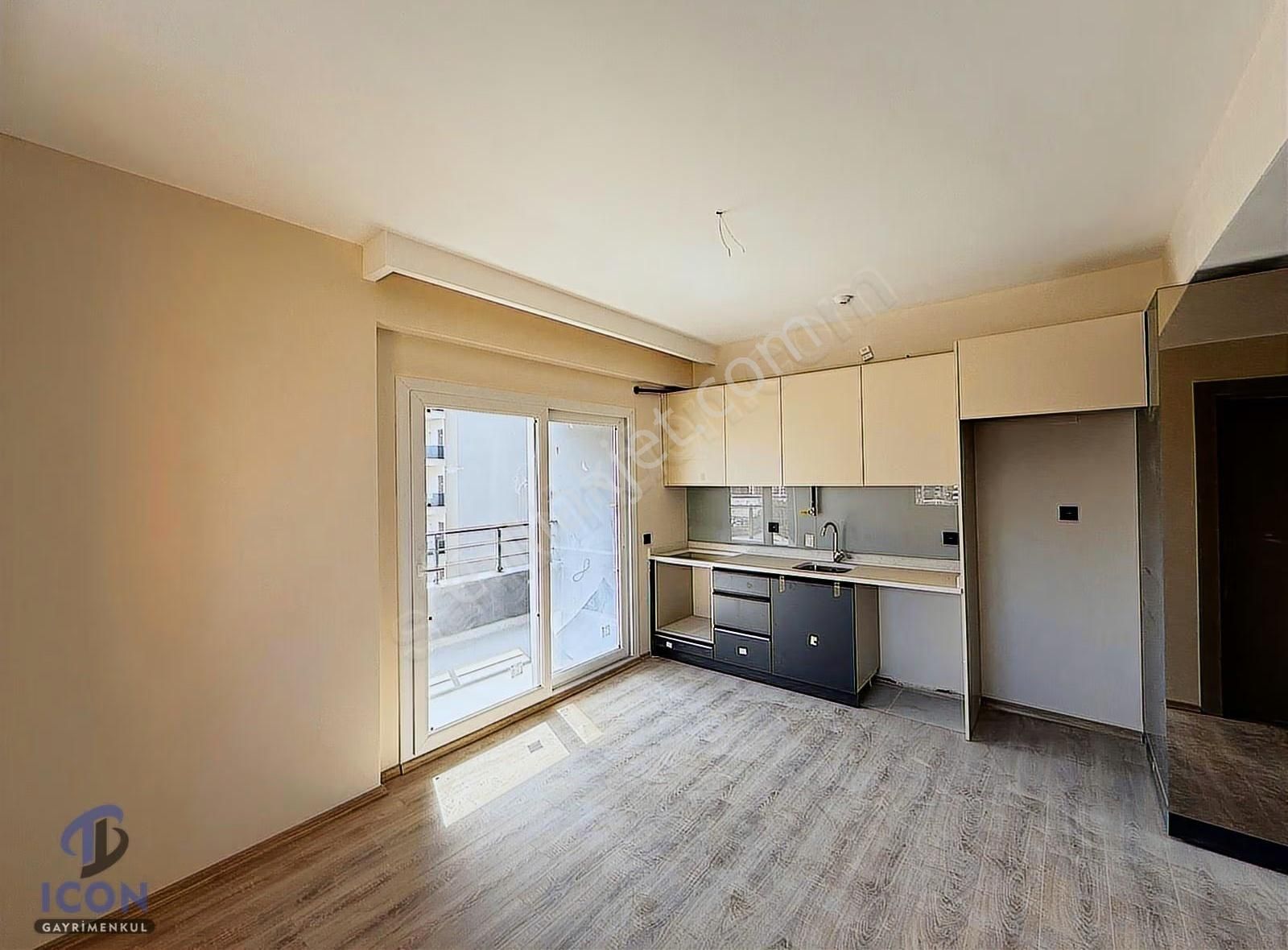 Icon'dan 75.yıl Mah'de Merkezi Konum Havuzlu Şık 2+1 - Görsel 33