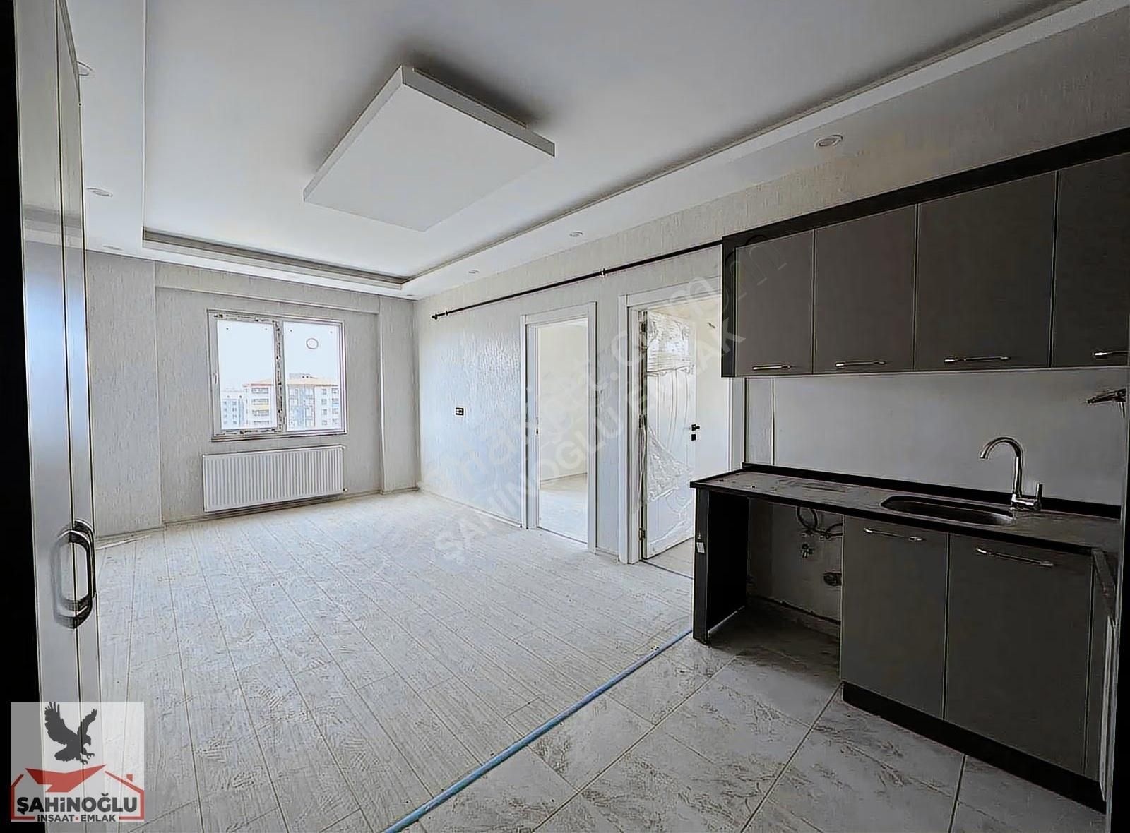 Şahinoğlu Emlak'tan Site İcerisinde Satılık 2+1 Daire