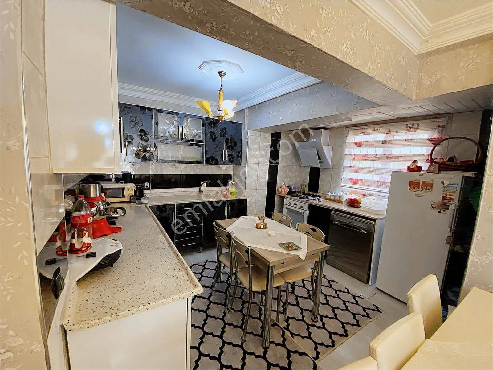 Kaçırılmayacak Fırsatta Site İçi Triblex Villa - Görsel 6