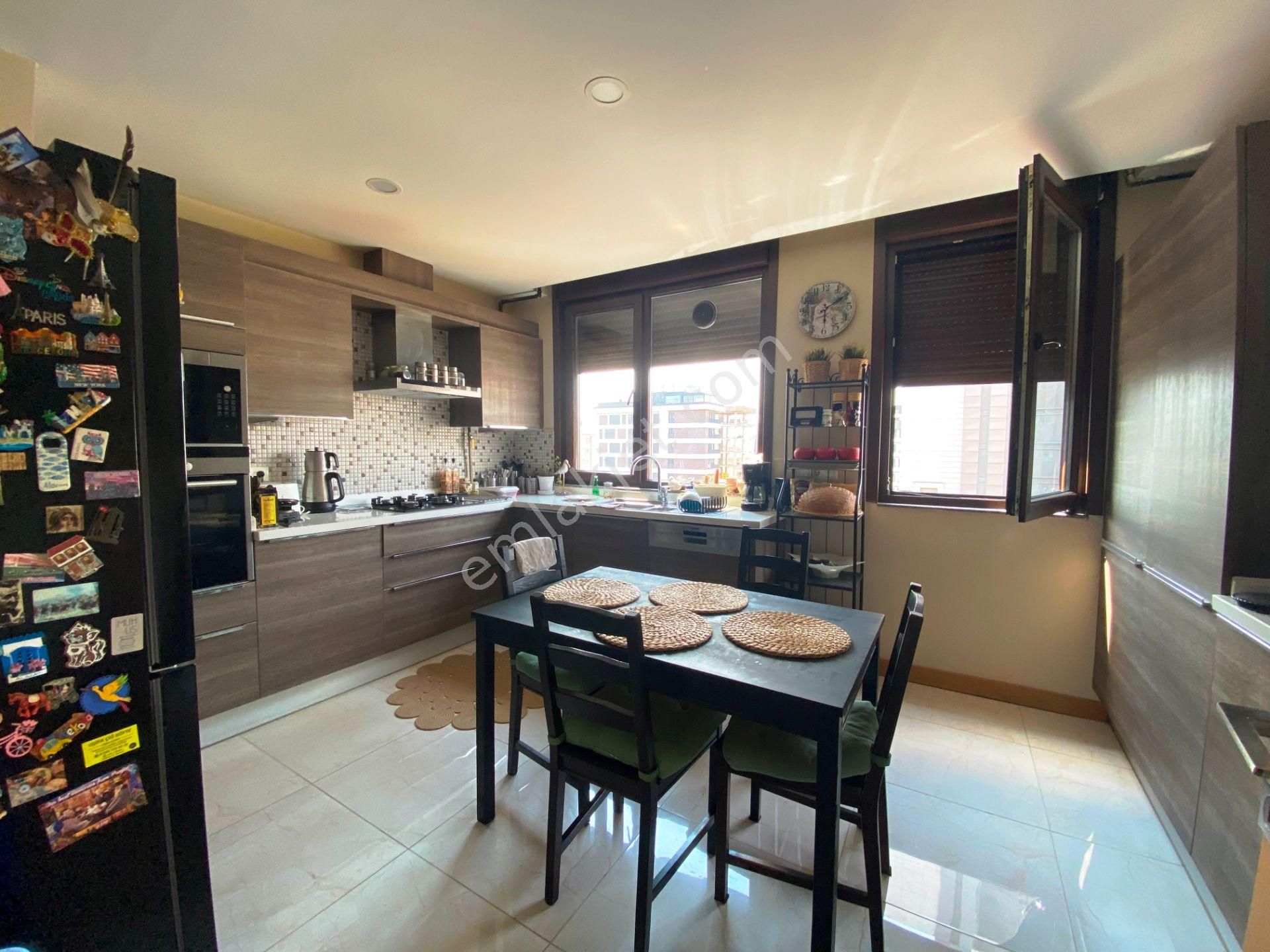 Bağdat-tren Arası 11 Yıllık 2 Girişli 280m2 Dublex Satılık 6+2 - Görsel 22