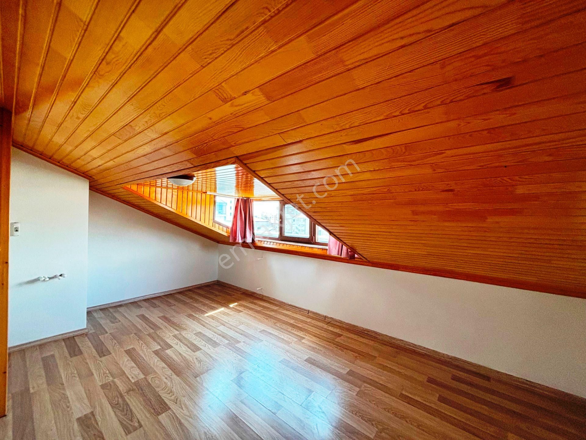 Bağdat-tren Arası 11 Yıllık 2 Girişli 280m2 Dublex Satılık 6+2 - Görsel 16