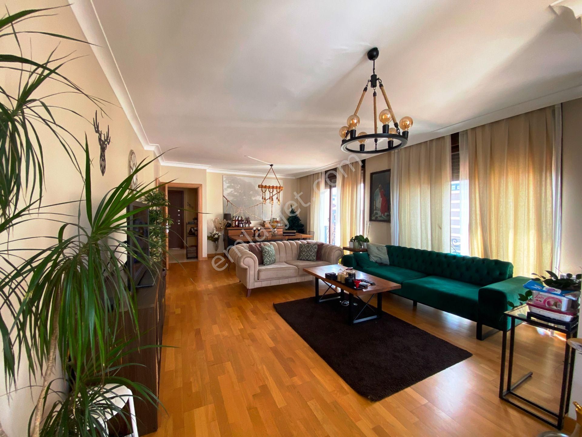 Bağdat-tren Arası 11 Yıllık 2 Girişli 280m2 Dublex Satılık 6+2 - Görsel 5