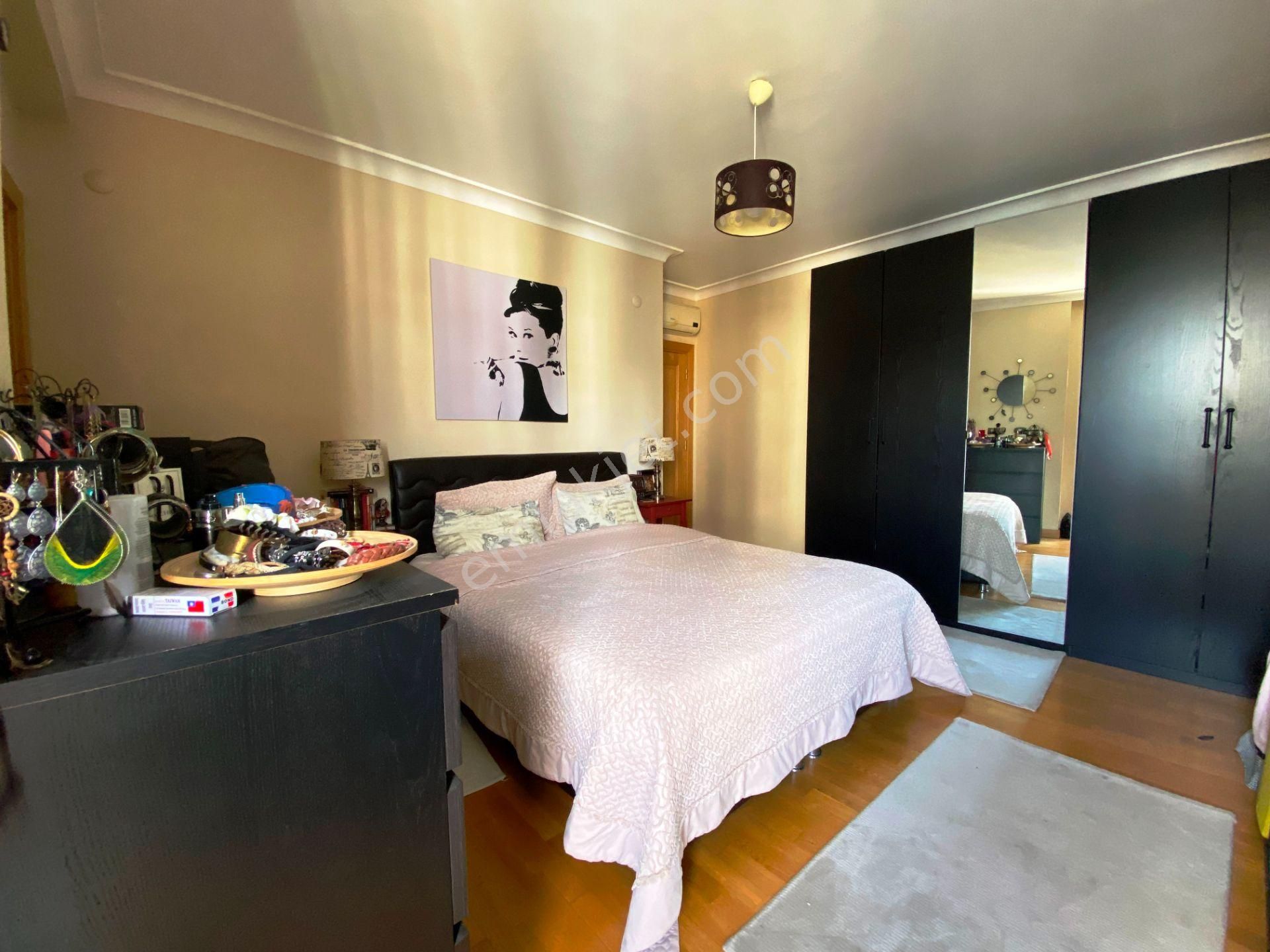 Bağdat-tren Arası 11 Yıllık 2 Girişli 280m2 Dublex Satılık 6+2 - Görsel 7