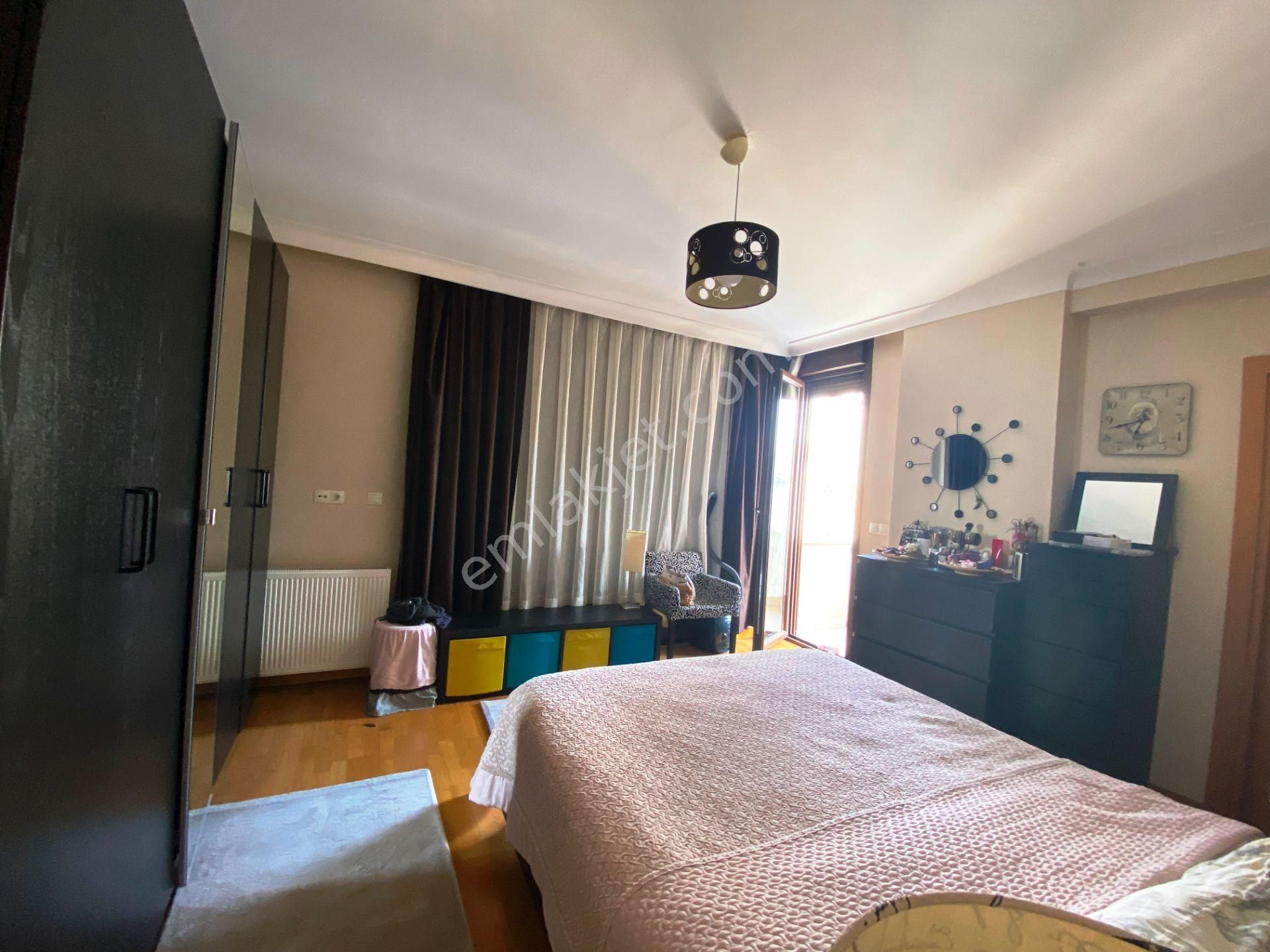 Bağdat-tren Arası 11 Yıllık 2 Girişli 280m2 Dublex Satılık 6+2 - Görsel 6