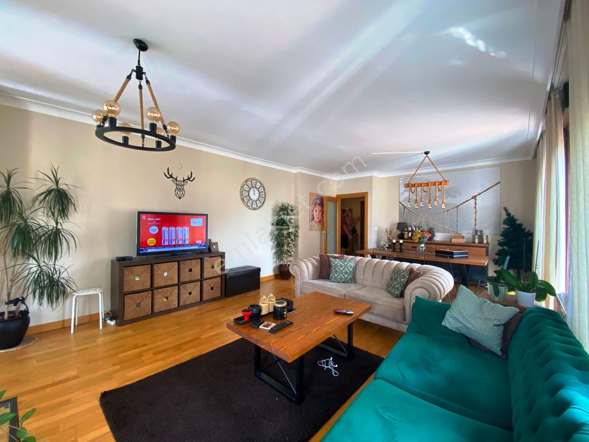 Bağdat-tren Arası 11 Yıllık 2 Girişli 280m2 Dublex Satılık 6+2 - Görsel 4