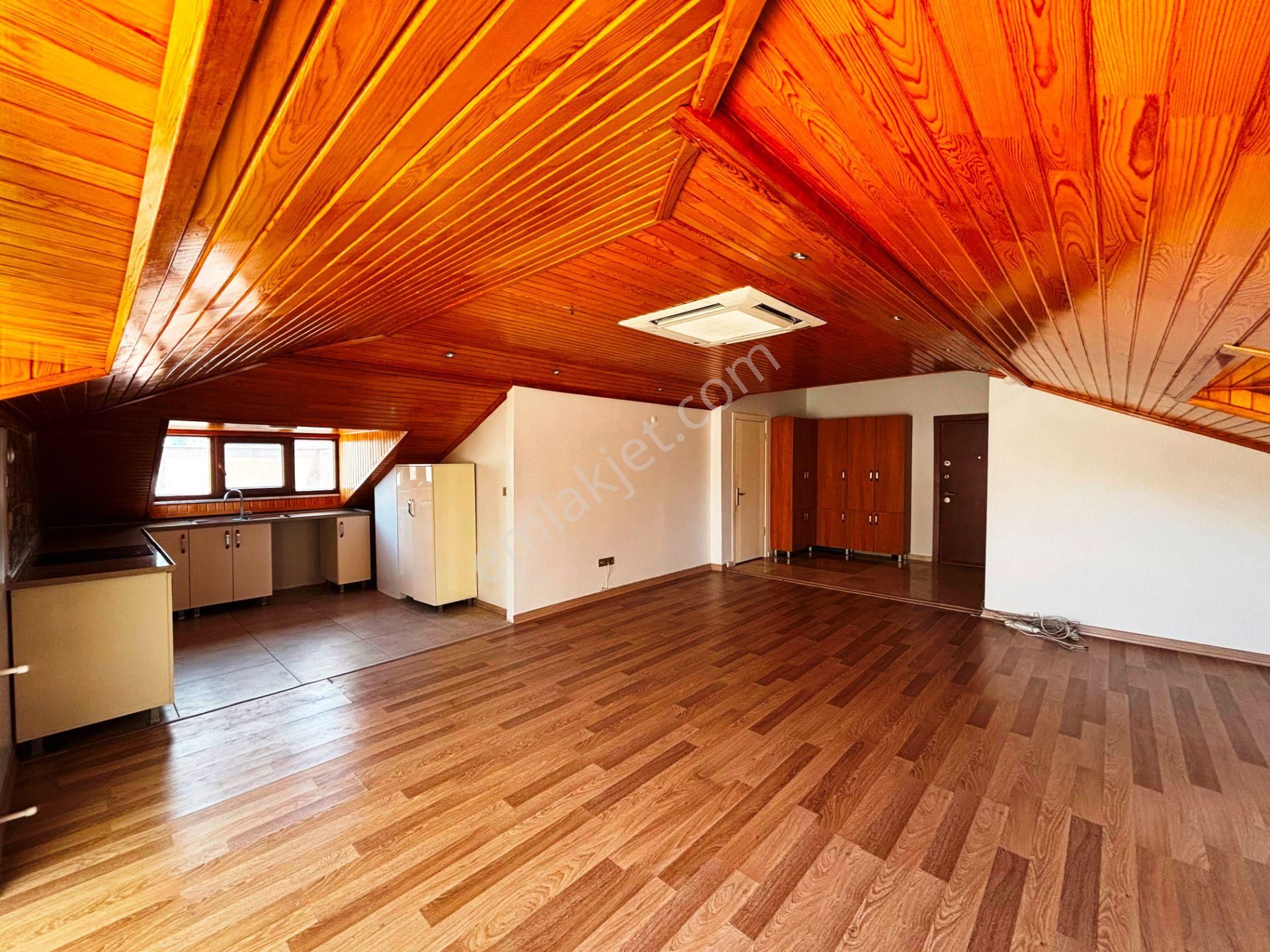 Bağdat-tren Arası 11 Yıllık 2 Girişli 280m2 Dublex Satılık 6+2 - Görsel 17