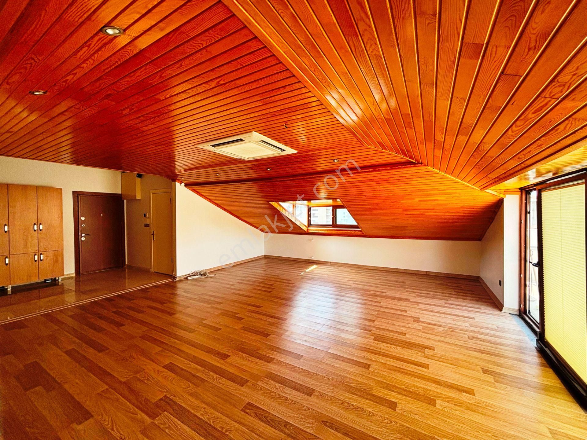 Bağdat-tren Arası 11 Yıllık 2 Girişli 280m2 Dublex Satılık 6+2 - Görsel 13