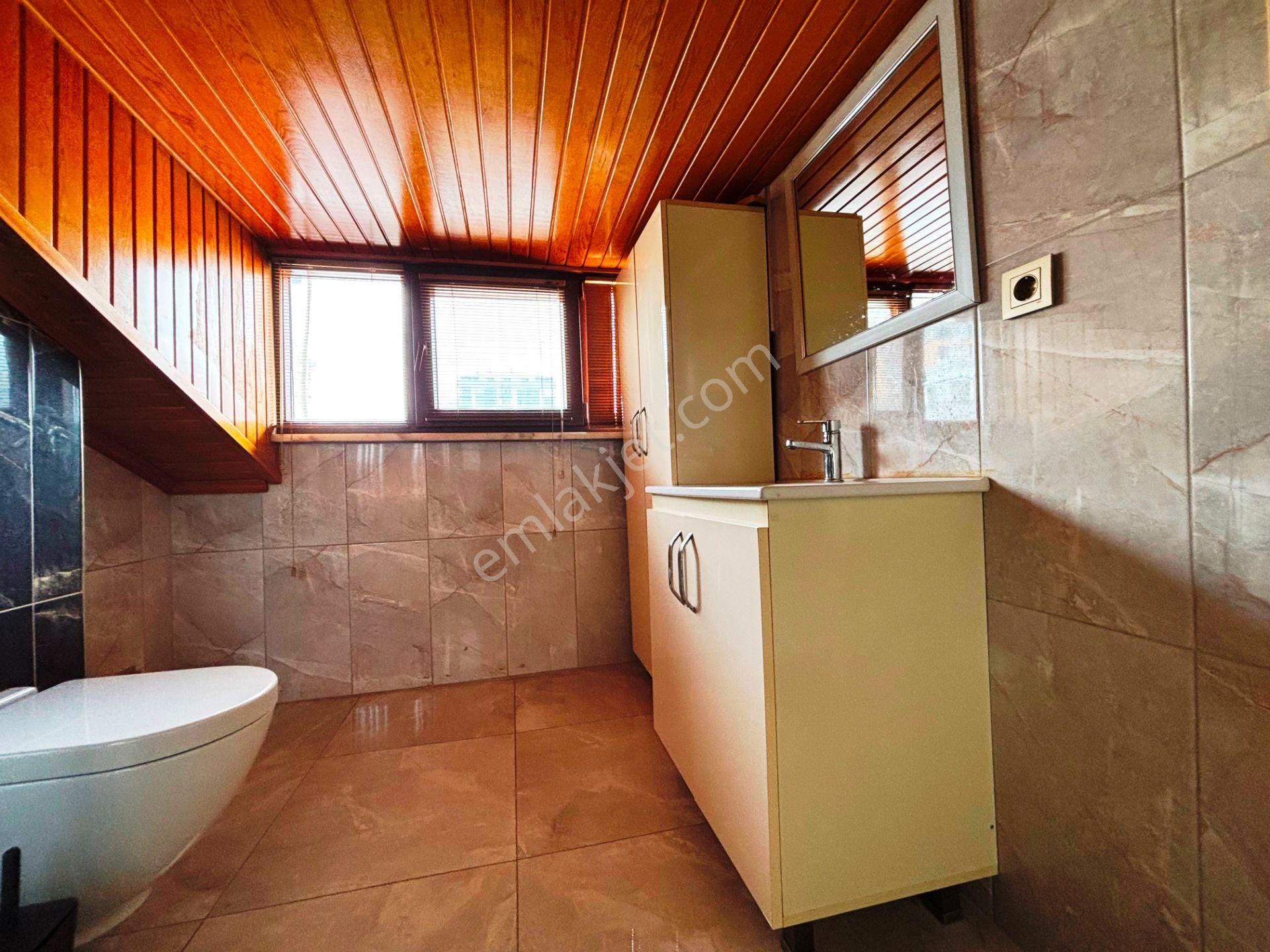 Bağdat-tren Arası 11 Yıllık 2 Girişli 280m2 Dublex Satılık 6+2 - Görsel 27