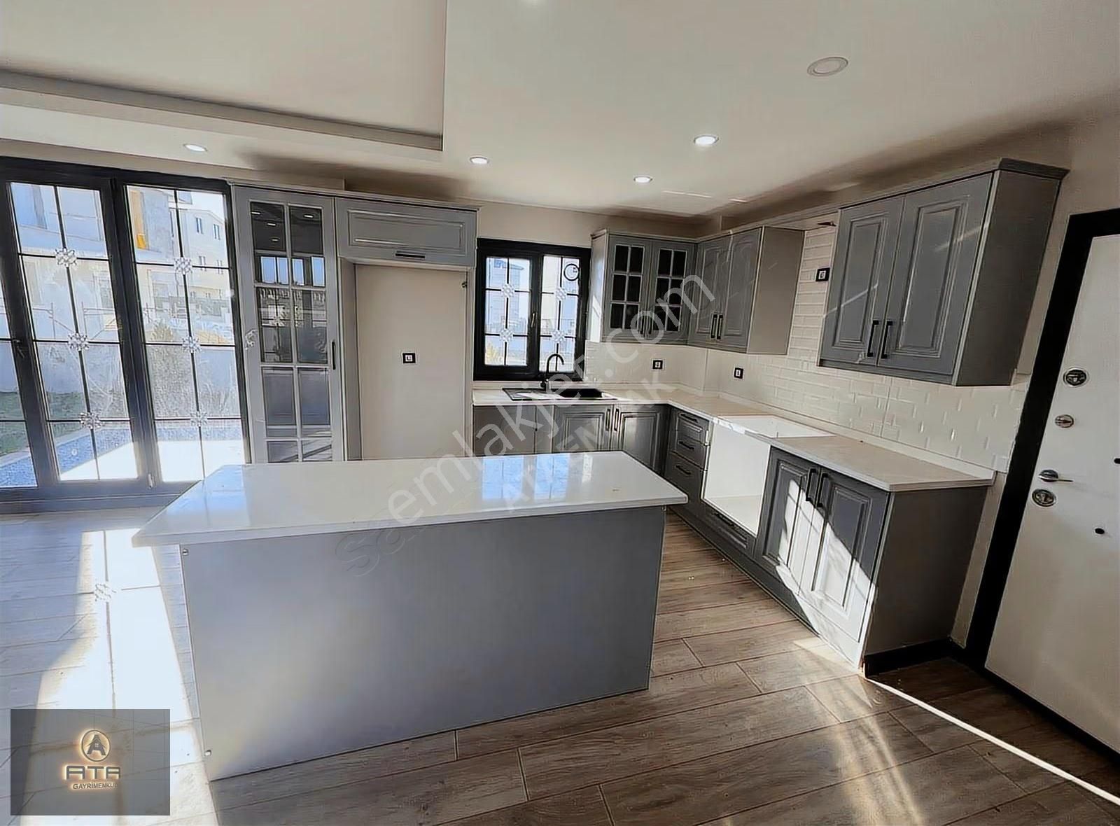 Ata Gayrimenkul'den 350 M2 Arsa İçerisnde 5+1 Havuzlu Lüks Villa - Görsel 28