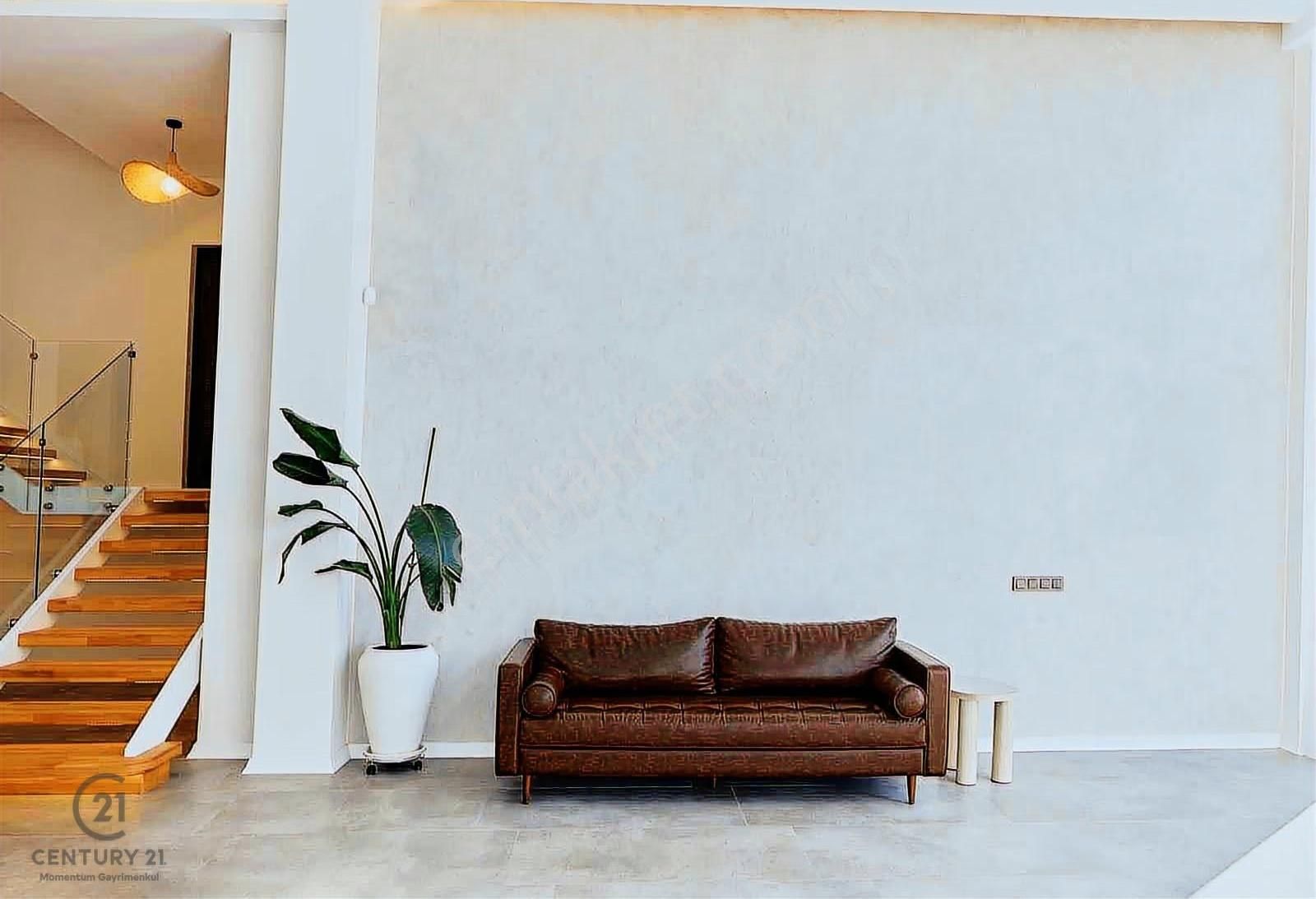 Geniş Vitrin, Şık Dekorasyonlu Satılık 180m² Ticari Alan - Görsel 8