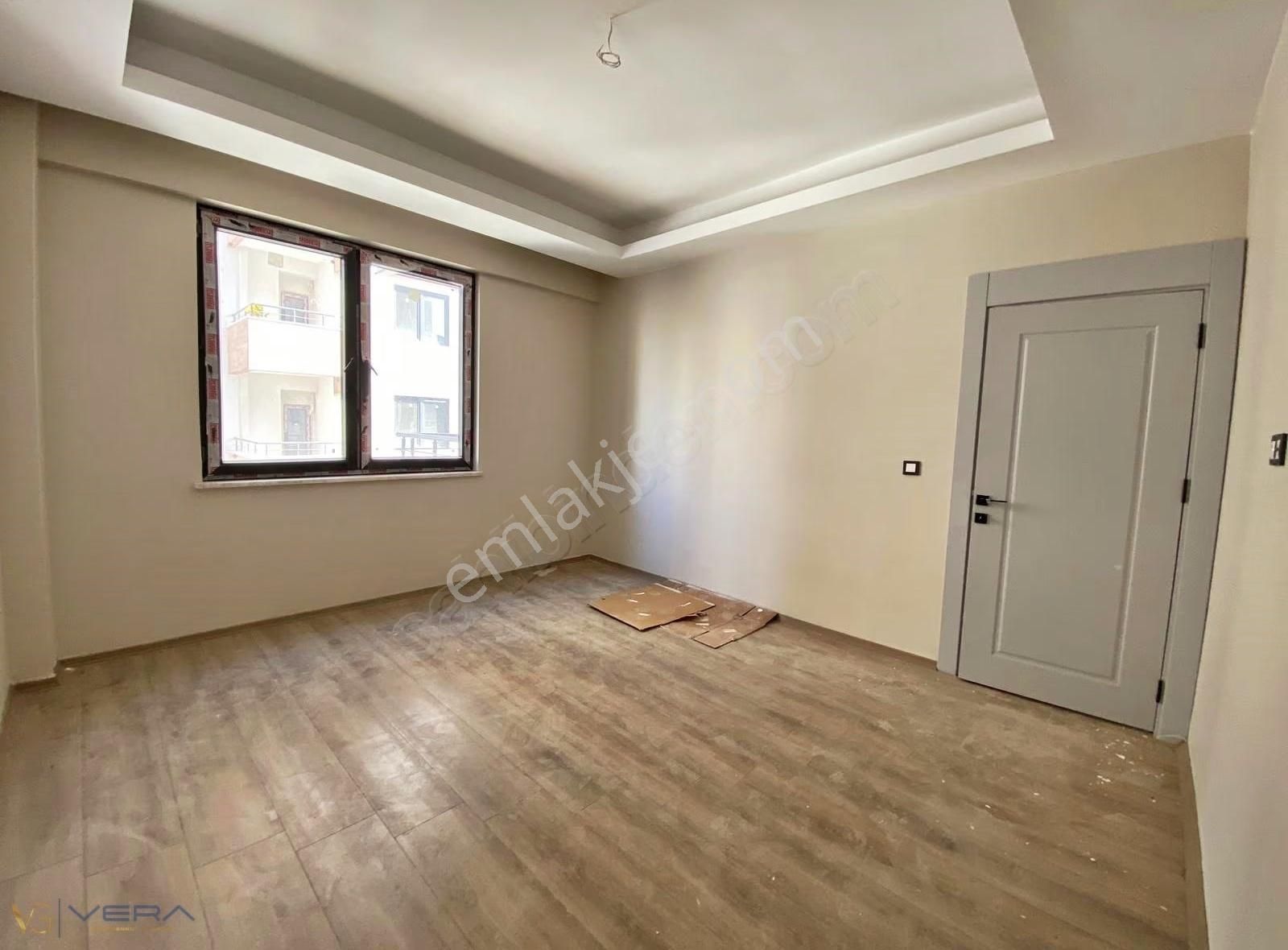 Vera'dan Abdulhamithan'da Satılık 3.5+1 Fırsat Daire - Görsel 6