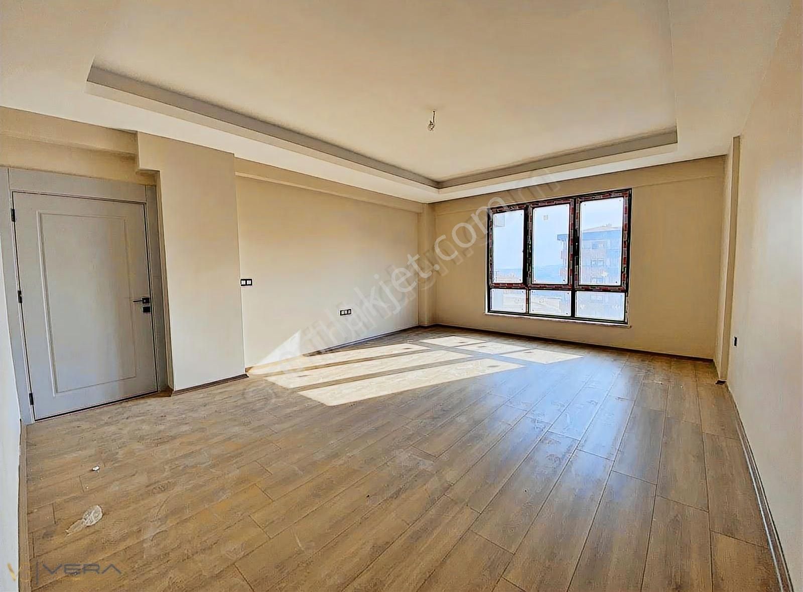 Vera'dan Abdulhamithan'da Satılık 3.5+1 Fırsat Daire - Görsel 32